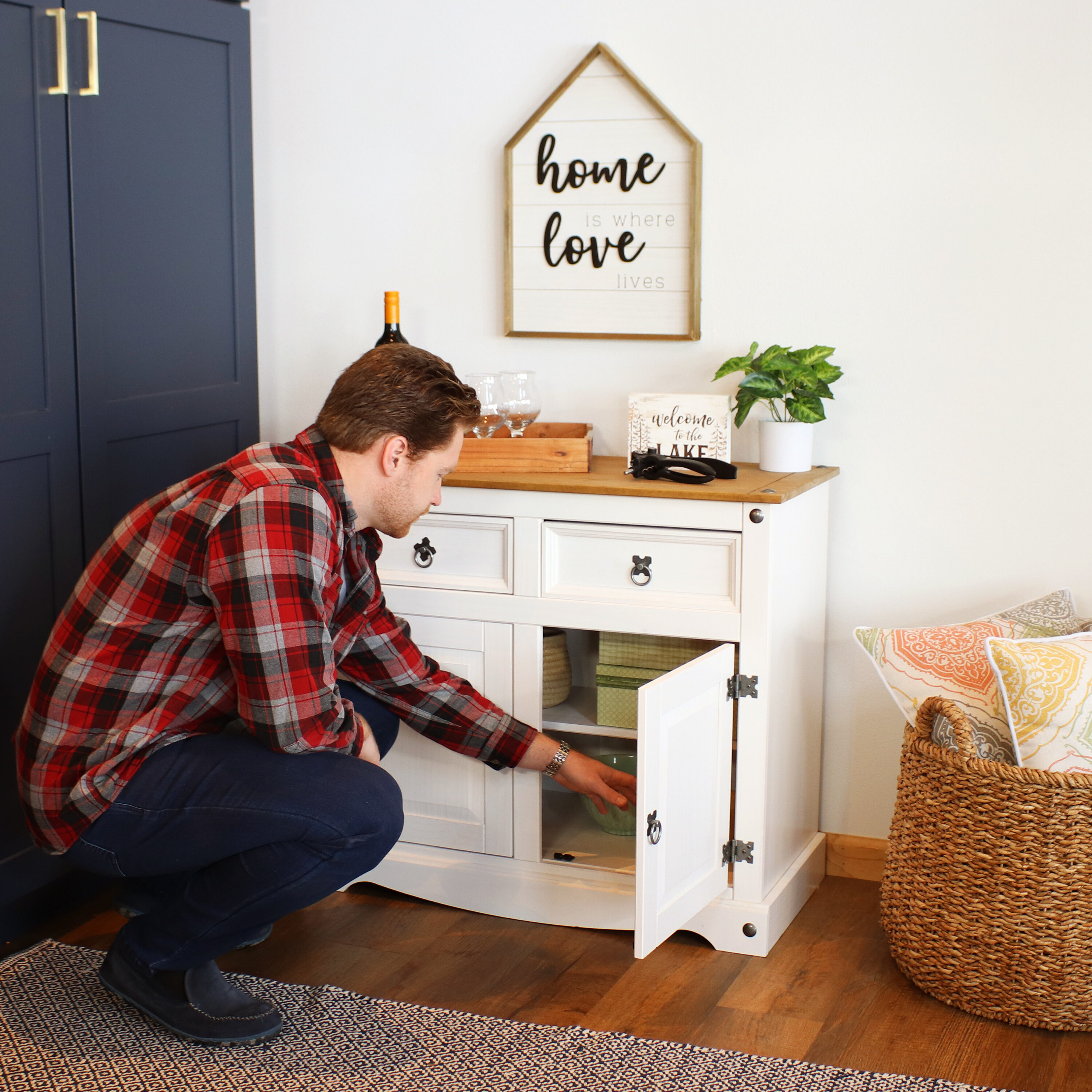Sunnydaze White Pine Sideboard Cabinet with 2 Drawers and 2 Doors