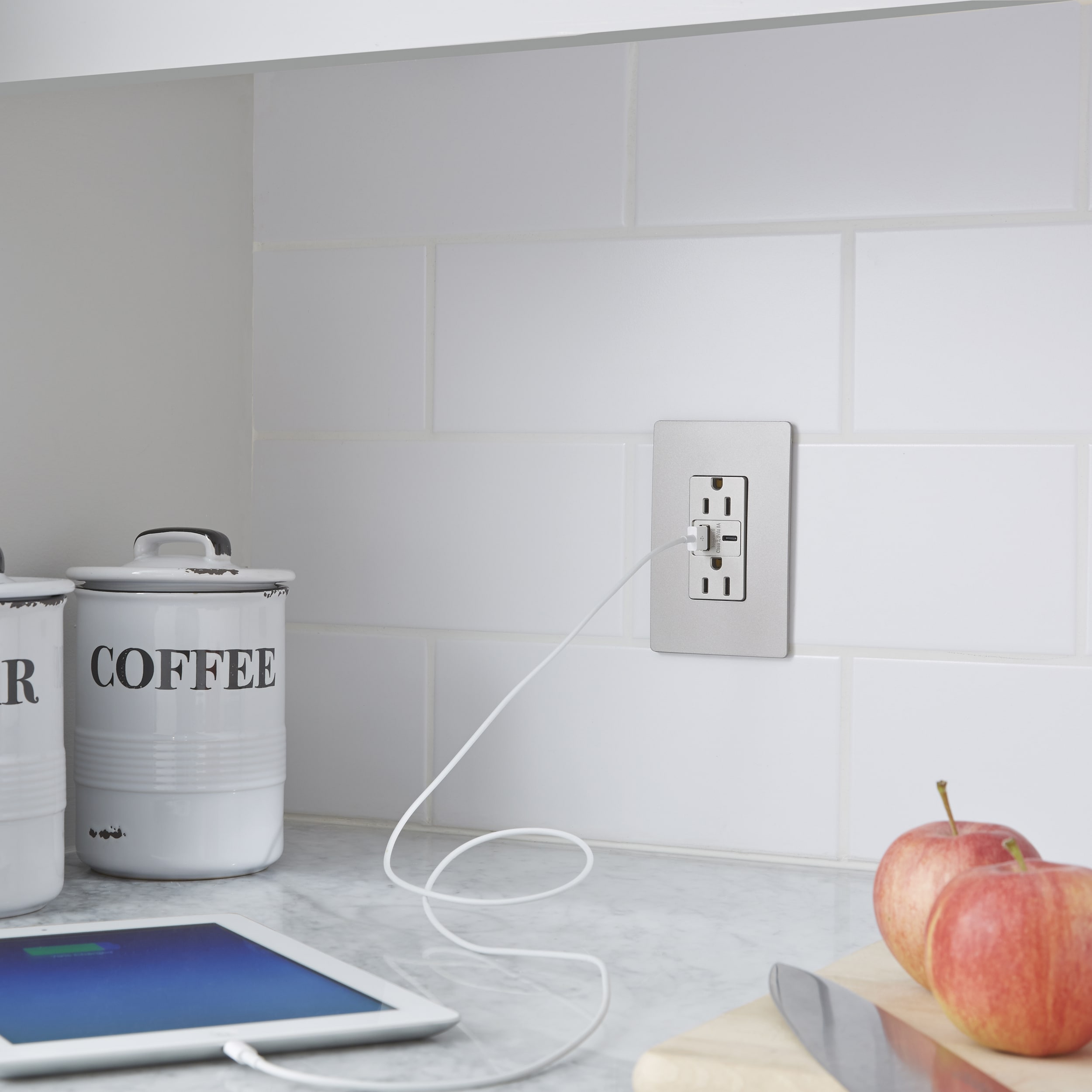 Legrand R26USBAC6NICCV4 receptacles - View #2