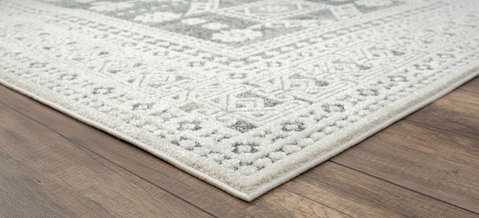 United Weavers Of America 2900 60372 88R rugs - View #2