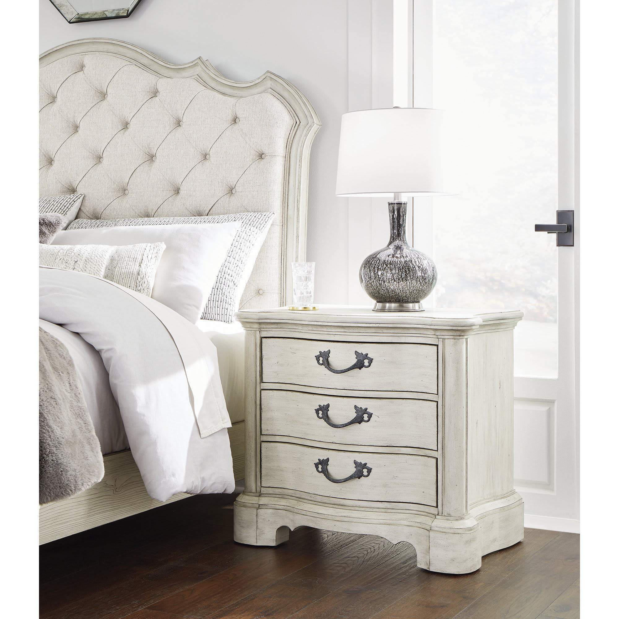 Signature Design by Ashley B980-93 nightstands - View #2