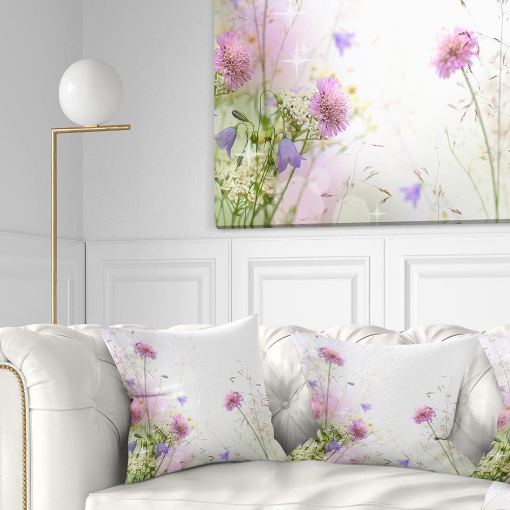 Designart CU14223-18-18 18-in x 18-in White Indoor Decorative Pillow