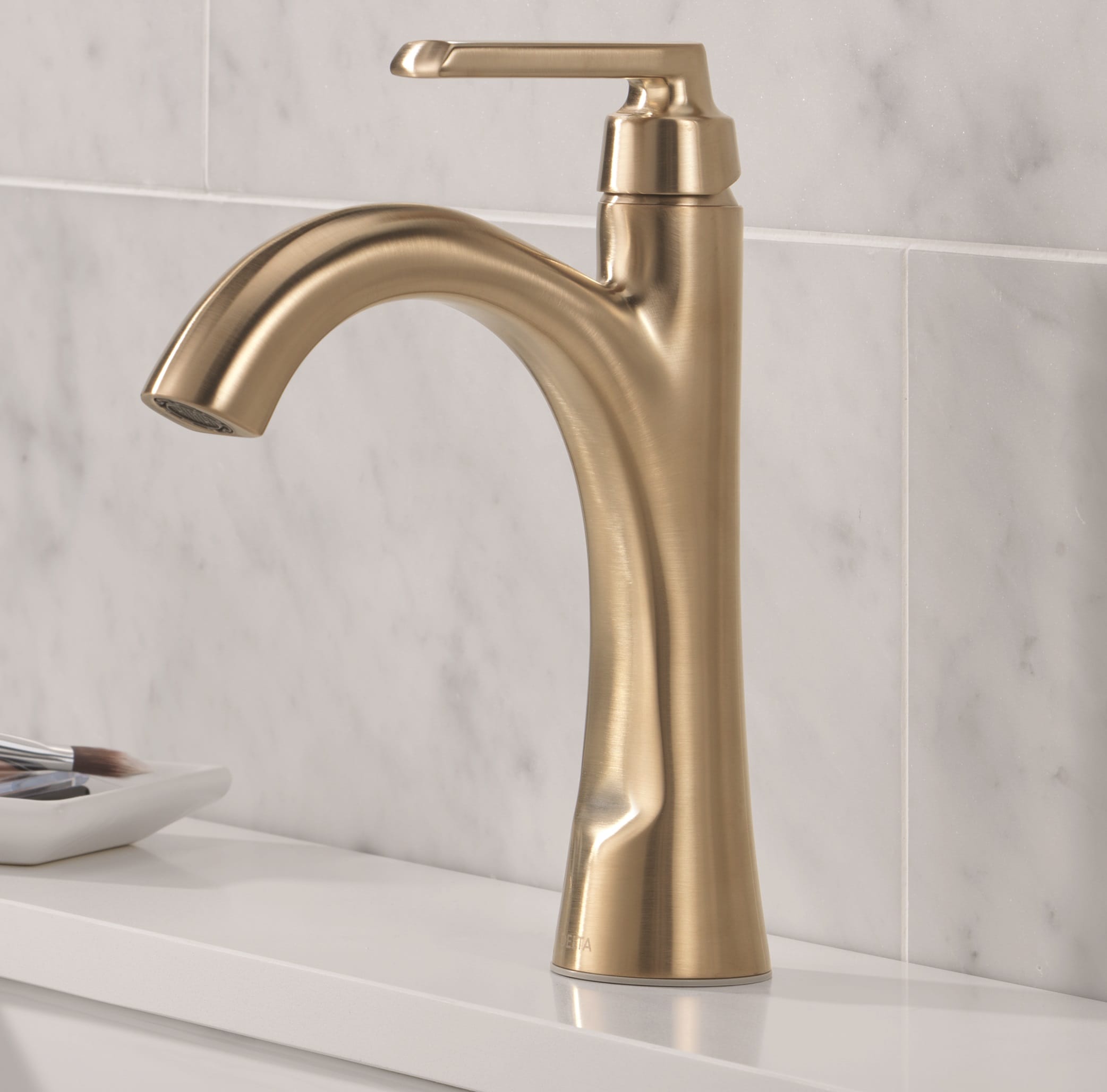Delta 15832LF-CZ Sparrow Gold Champagne Bronze Single hole 1-handle WaterSense Mid-arc Residential Handle Bathroom Sink Faucet with Drain with Deck Plate