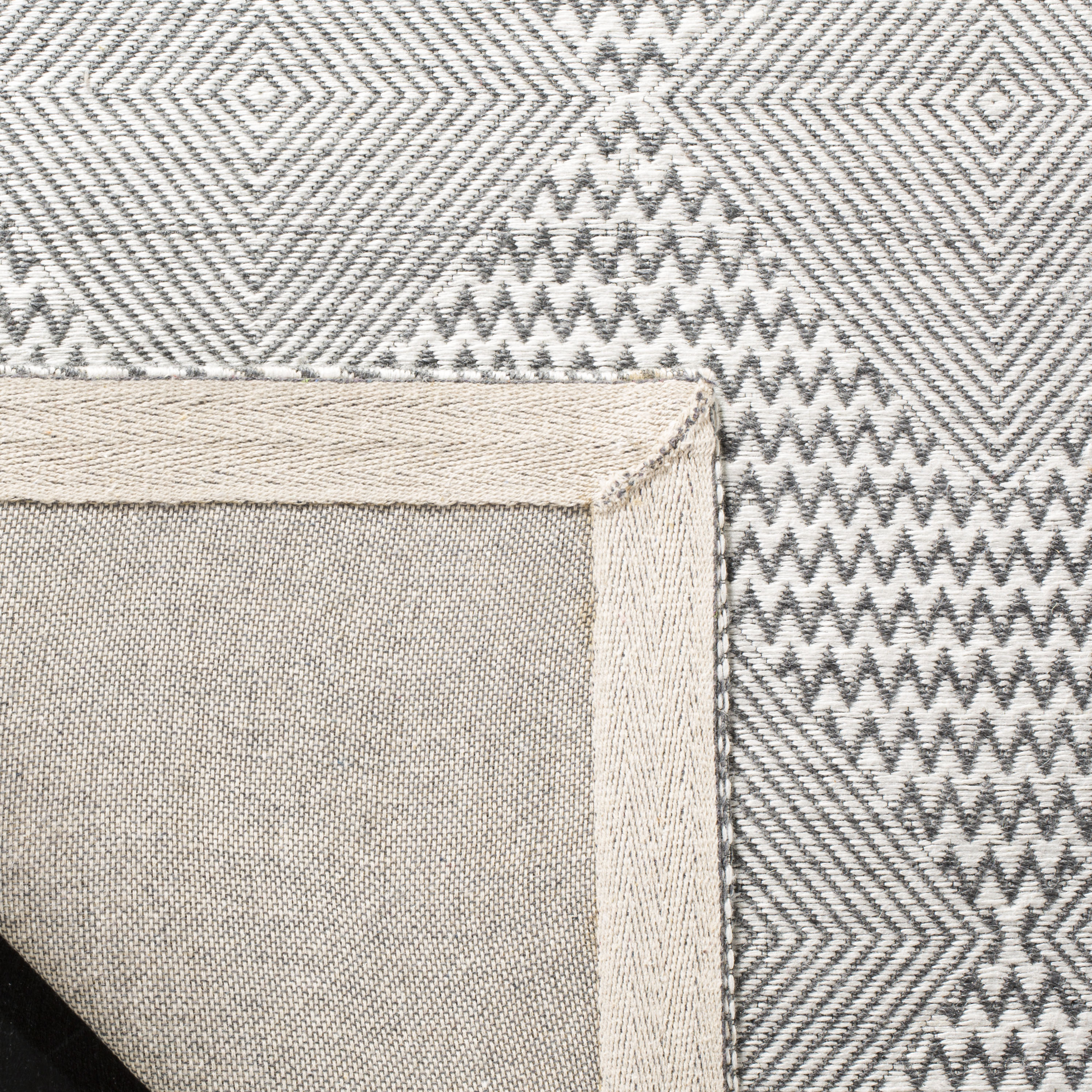 Safavieh MRB304F-28 rugs - View #4