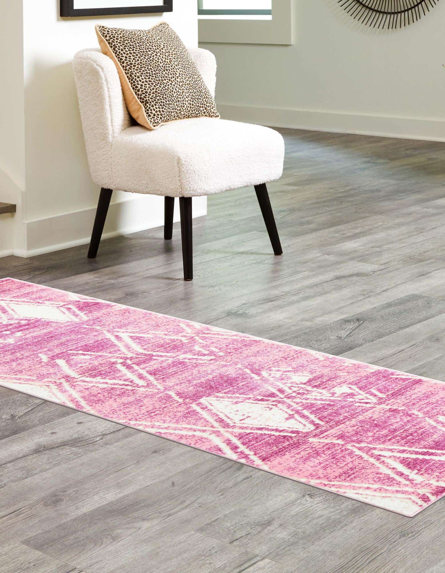 Unique Loom 3187090 Jill Zarin Uptown 2 x 6 (ft) Loomed Polypropylene Pink Rectangular Indoor Trellis Coastal Runner