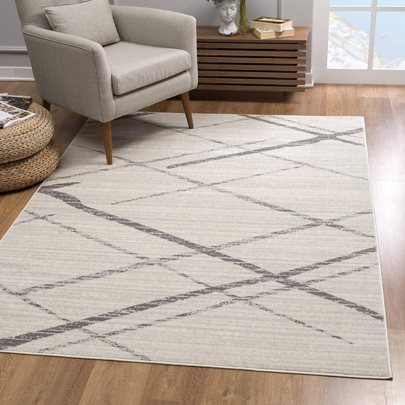 HomeRoots 4000392900 7 x 10 (ft) Polypropylene Grey Rectangular Indoor Geometric Area rug