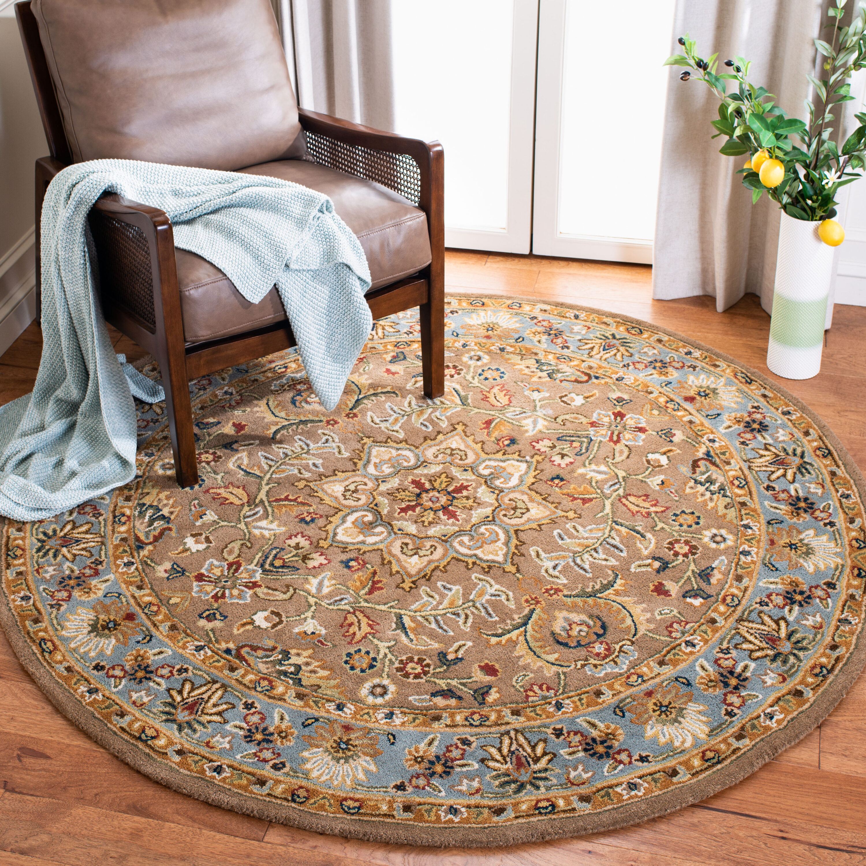  Cl387 Beige/Light Blue Traditional 6ft x 6ft Round Rug