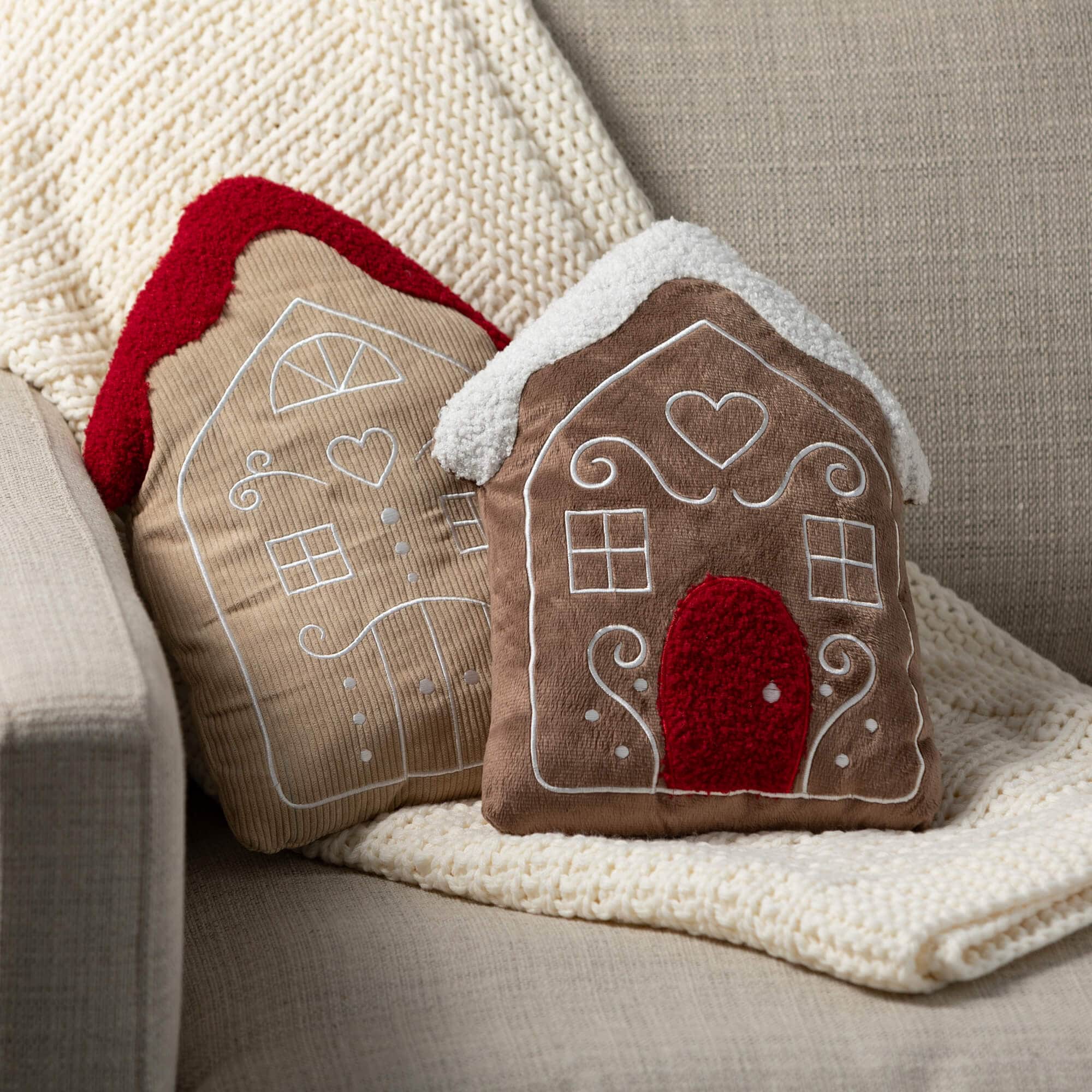 14" Gingerbread House Christmas Throw Pillows Set of 2, Multicolor