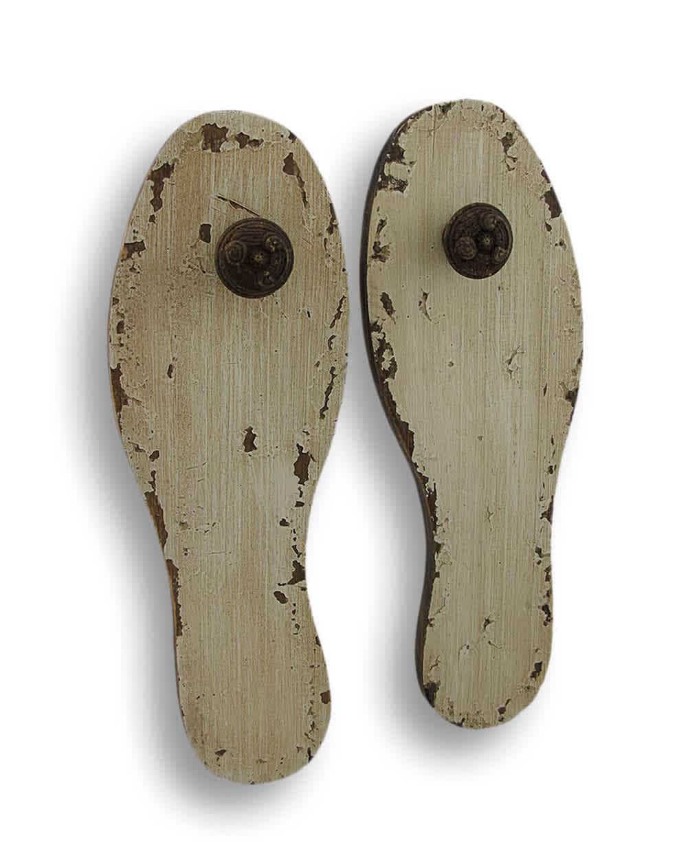 Things2Die4 Distressed Finish Antique White Wooden Shoe Sole Wall Pegs #MWW-DIMSAW