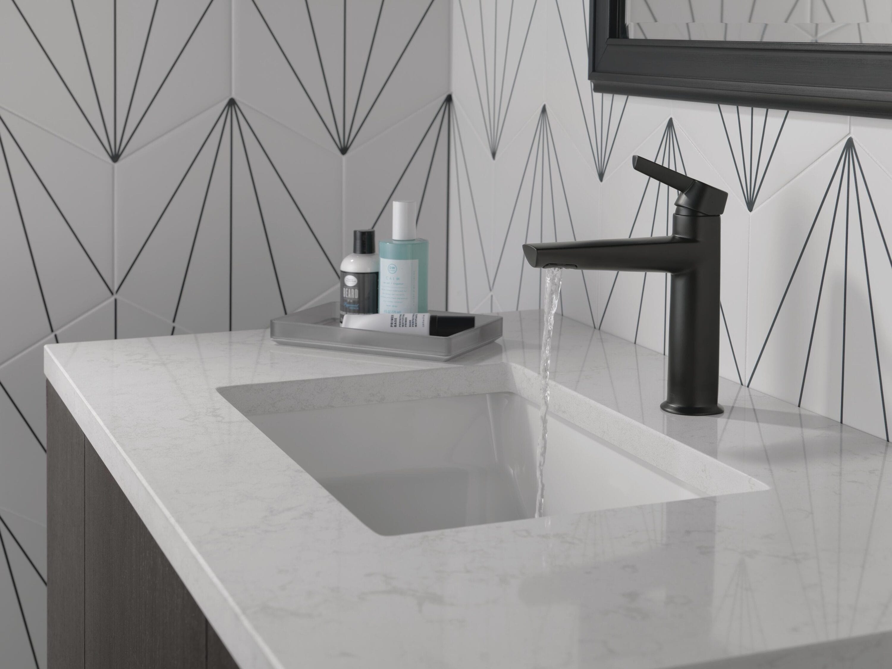 Delta 571-BLMPU-DST Lavatory-Faucets - View #2