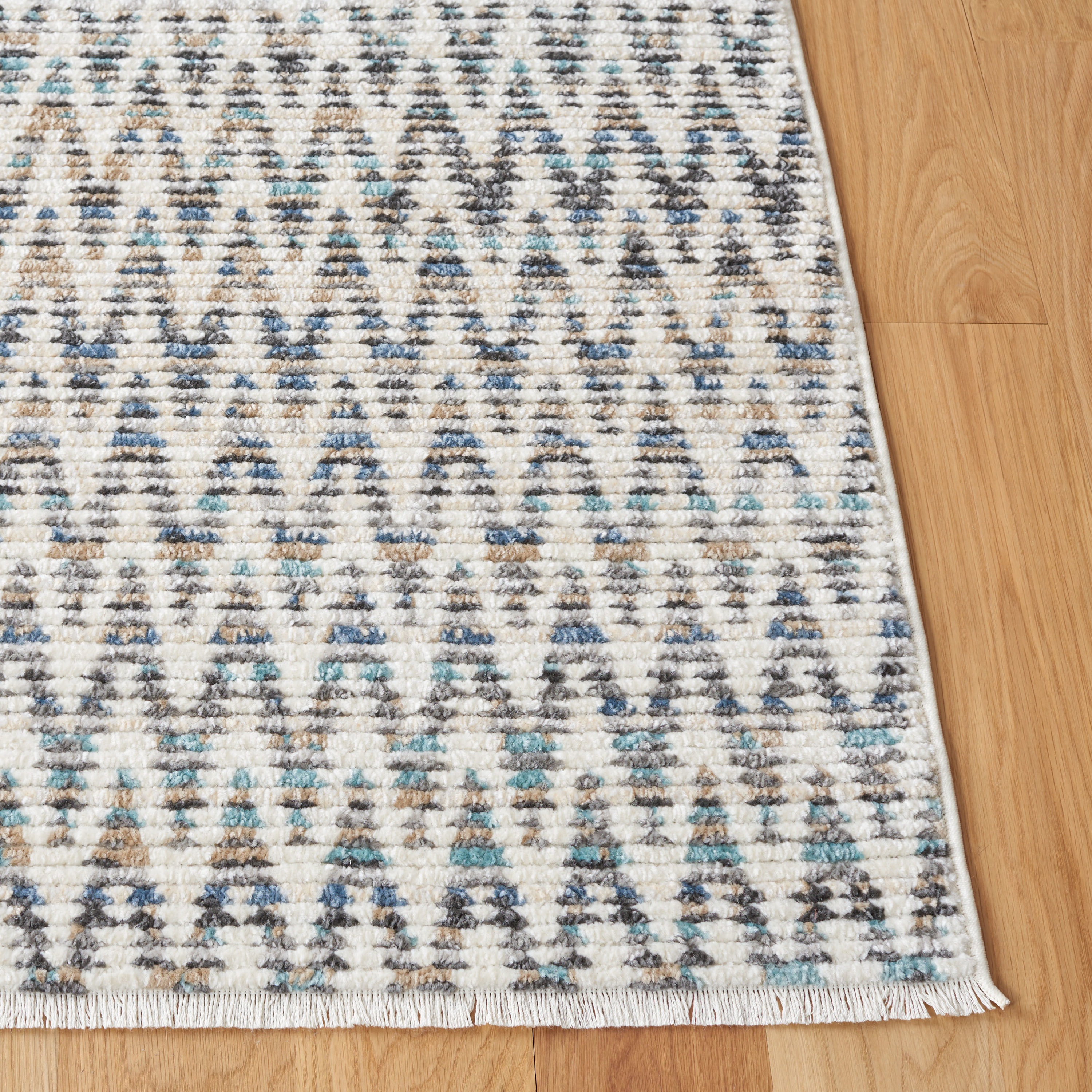 Ivory Easy-Care Synthetic Reversible Area Rug 54x16 Inches