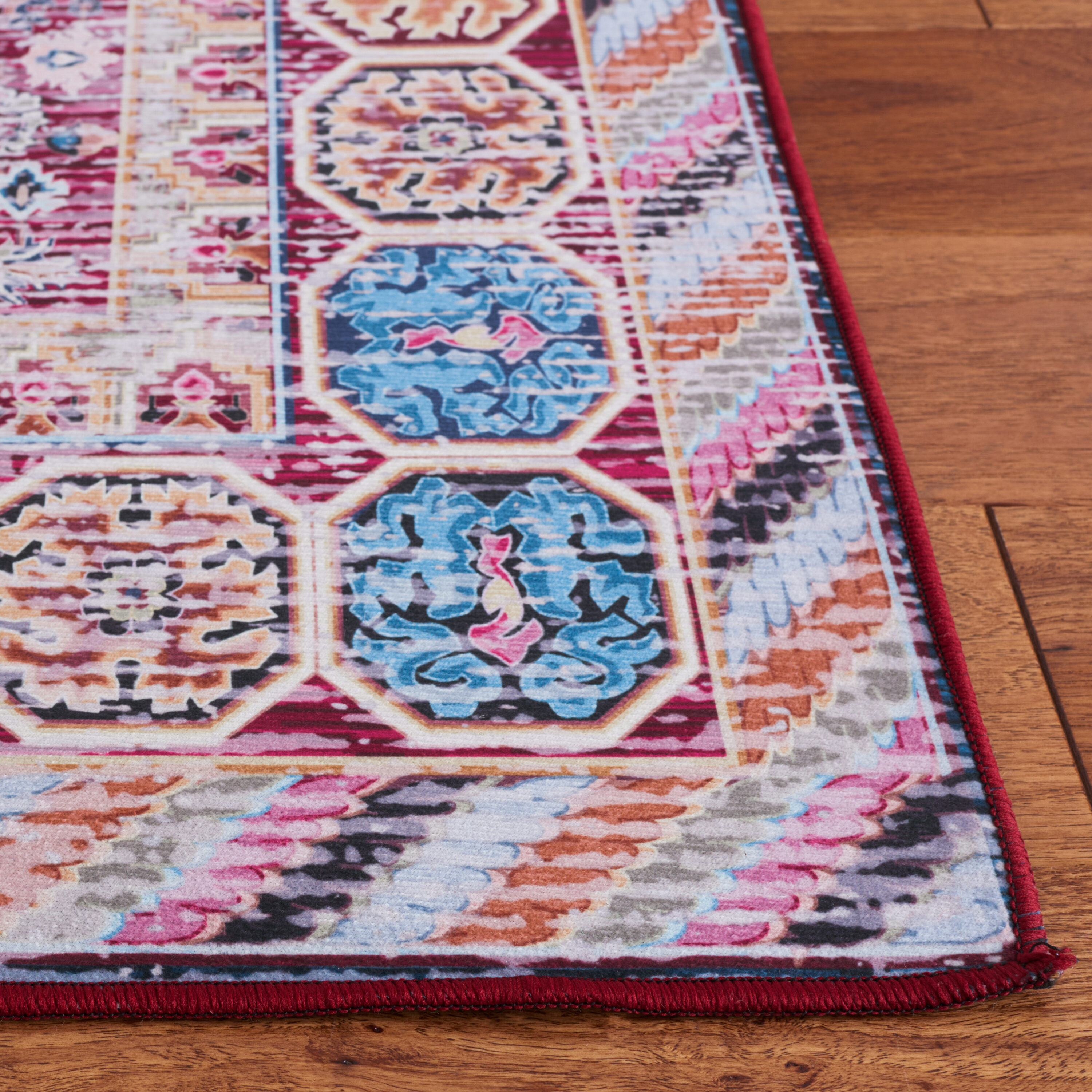 Tucson Traditional Easy-Care Non-Slip Red Area Rug, 4' x 6'