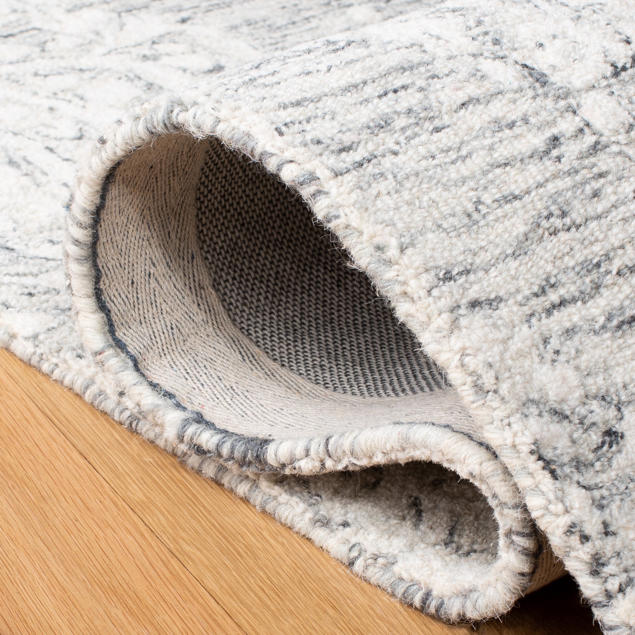 Handmade Gray Wool Square Tufted Rug, 6' x 6'
