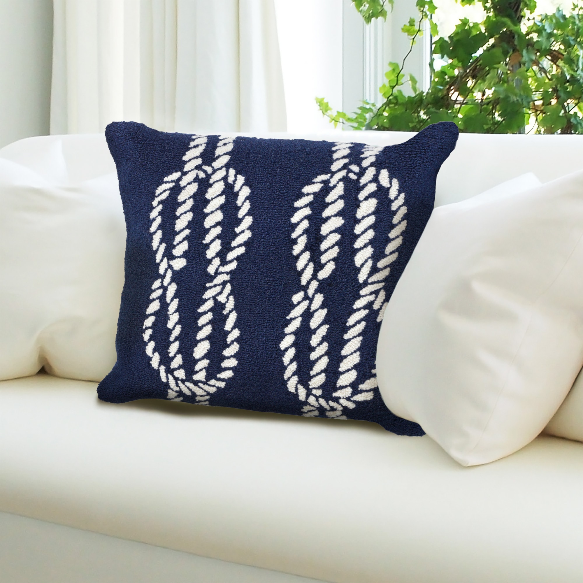 Liora Manne 7FP8S163633 Frontporch 18-in x 18-in Navy Square Indoor Decorative Pillow