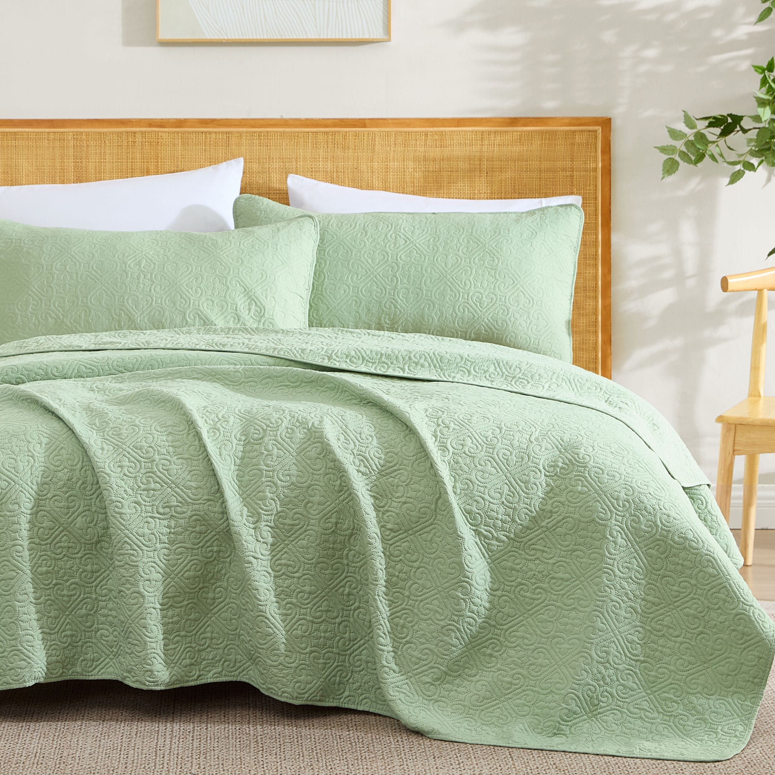 HLC.me LRNZ-FQ-SAGE Lorenzo - 3 Piece Soft Quilt Set - Lightweight Interlocked Machine Washable Bedspread Coverlet
