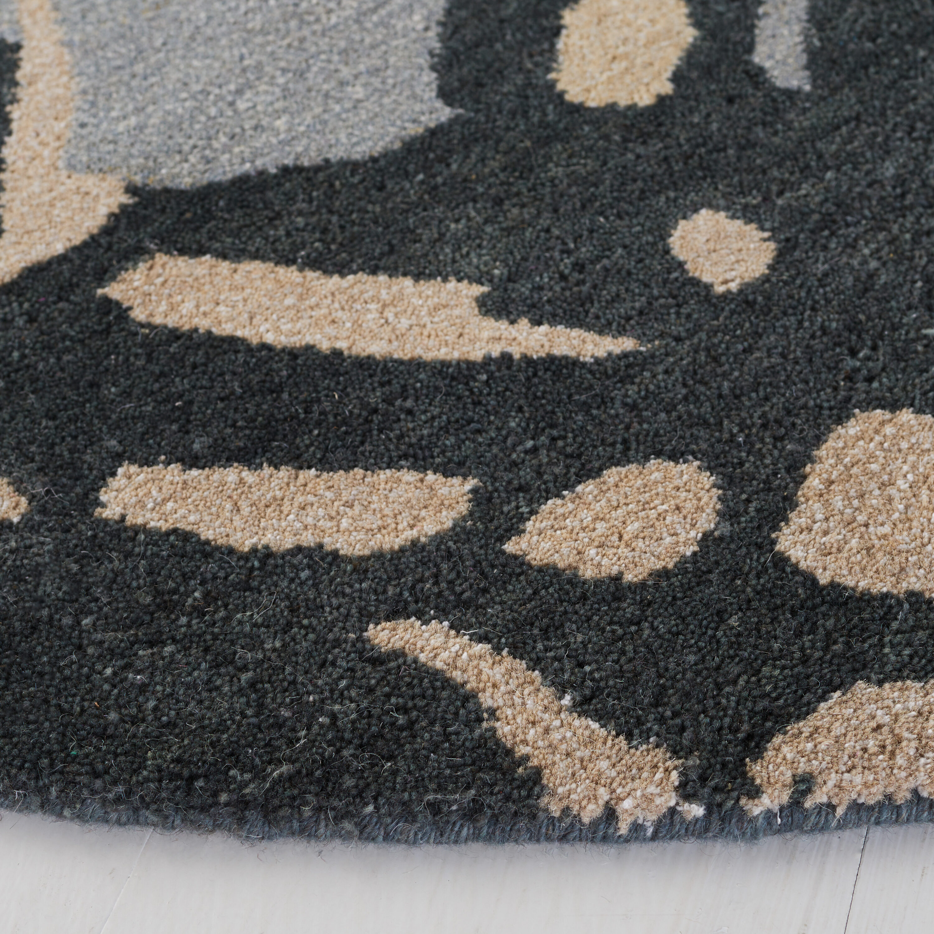 Safavieh BEL670A-6R rugs - View #3