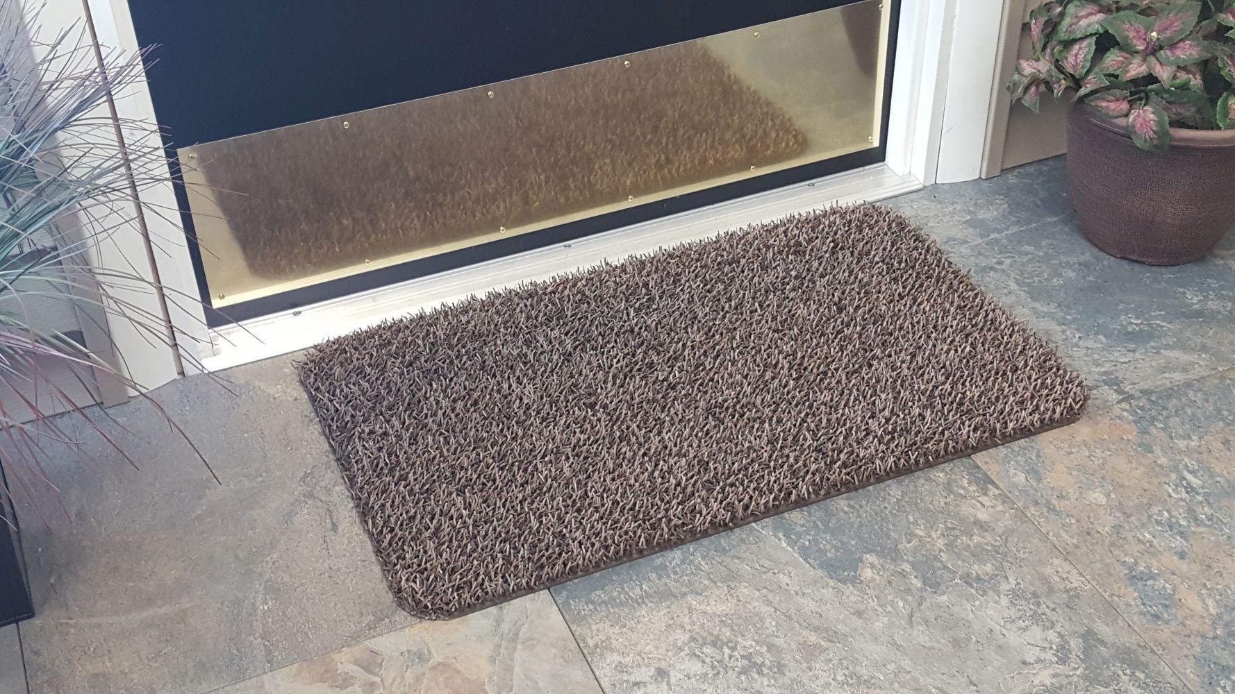 GrassWorx 2-ft x 3-ft Evergreen Rectangular Outdoor Door Mat in the Mats  department at