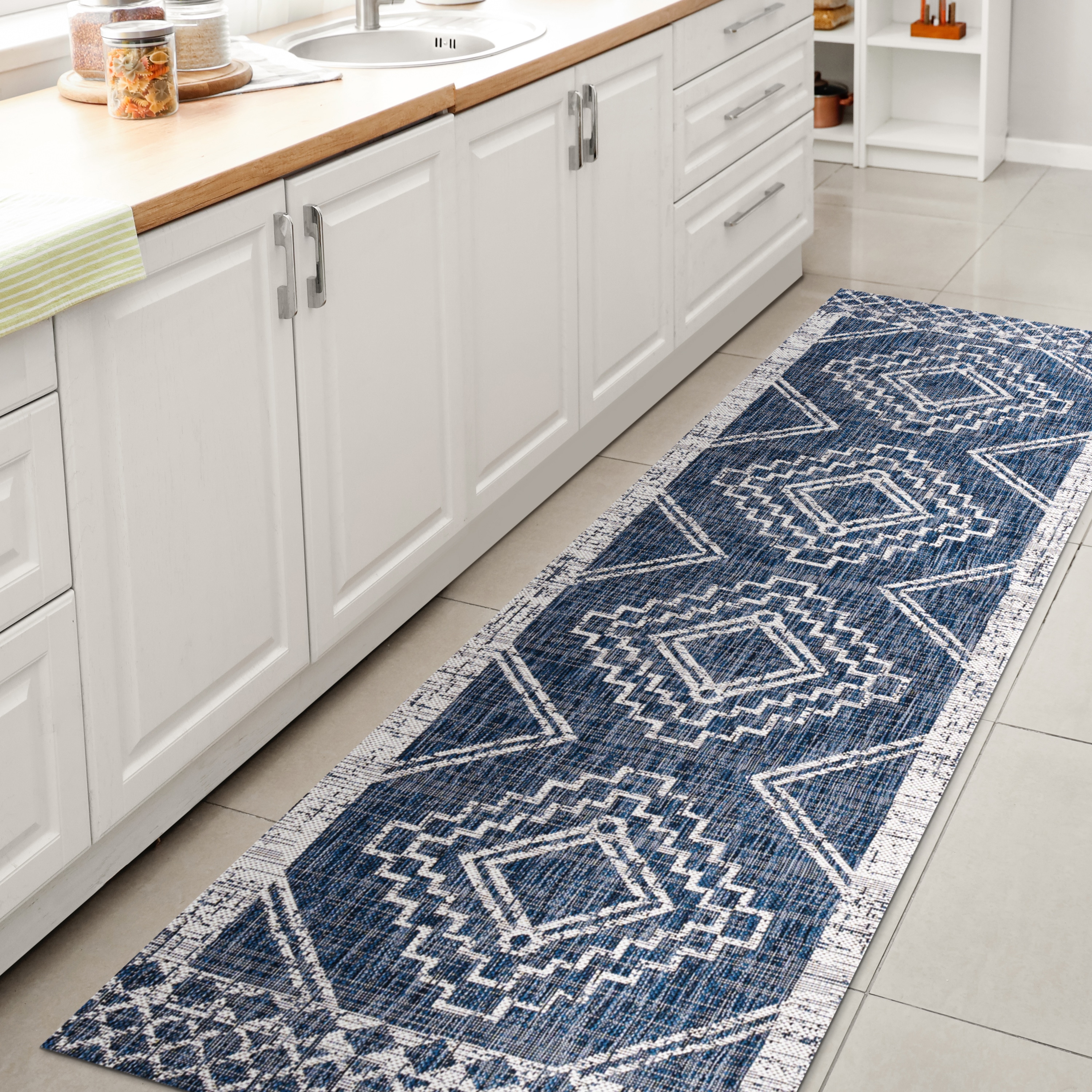 JONATHAN  Y SMB127D-210 Santa Monica Marokko Diamond Tribal 2 x 10 (ft) Loomed Polypropylene Blue/Ivory Rectangular Indoor/Outdoor Tribal Bohemian/Eclectic Runner rug