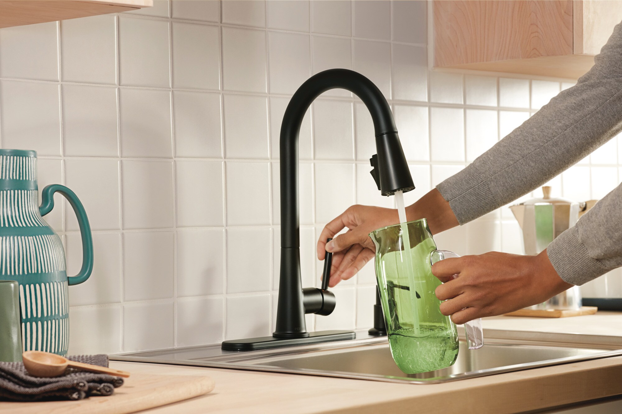 Precept Matte Black Single Handle Pull-down Kitchen Faucet with Sprayer