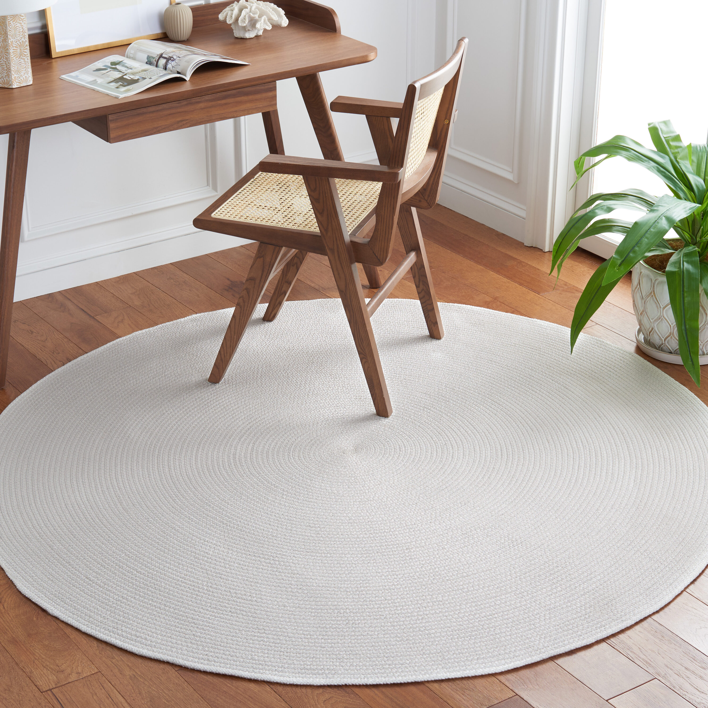 Safavieh Braided 403A White 4 x 4 Round Area rug in the Rugs department ...