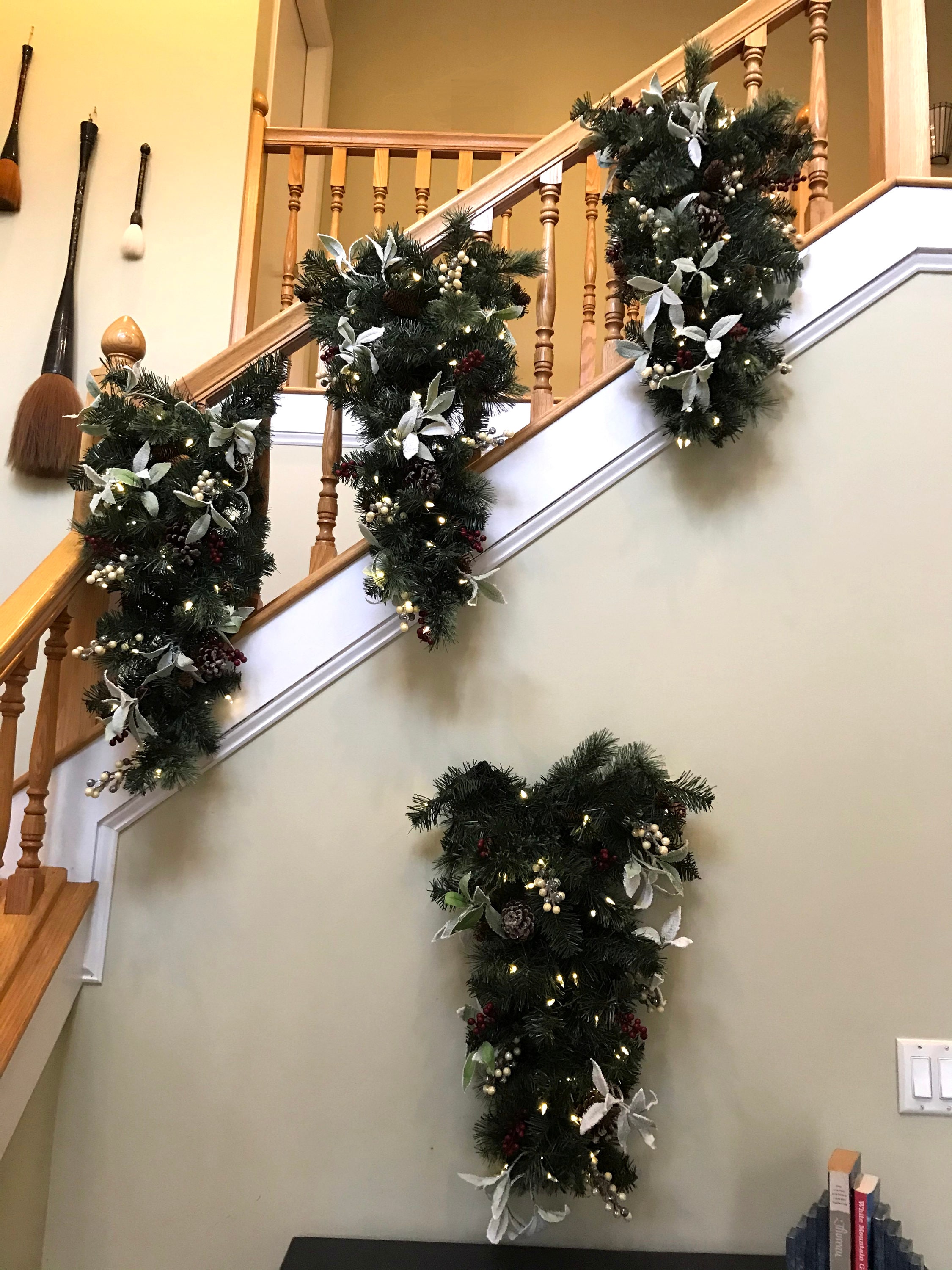 Worth Imports 7918 Artificial-Christmas-Wreaths - View #3