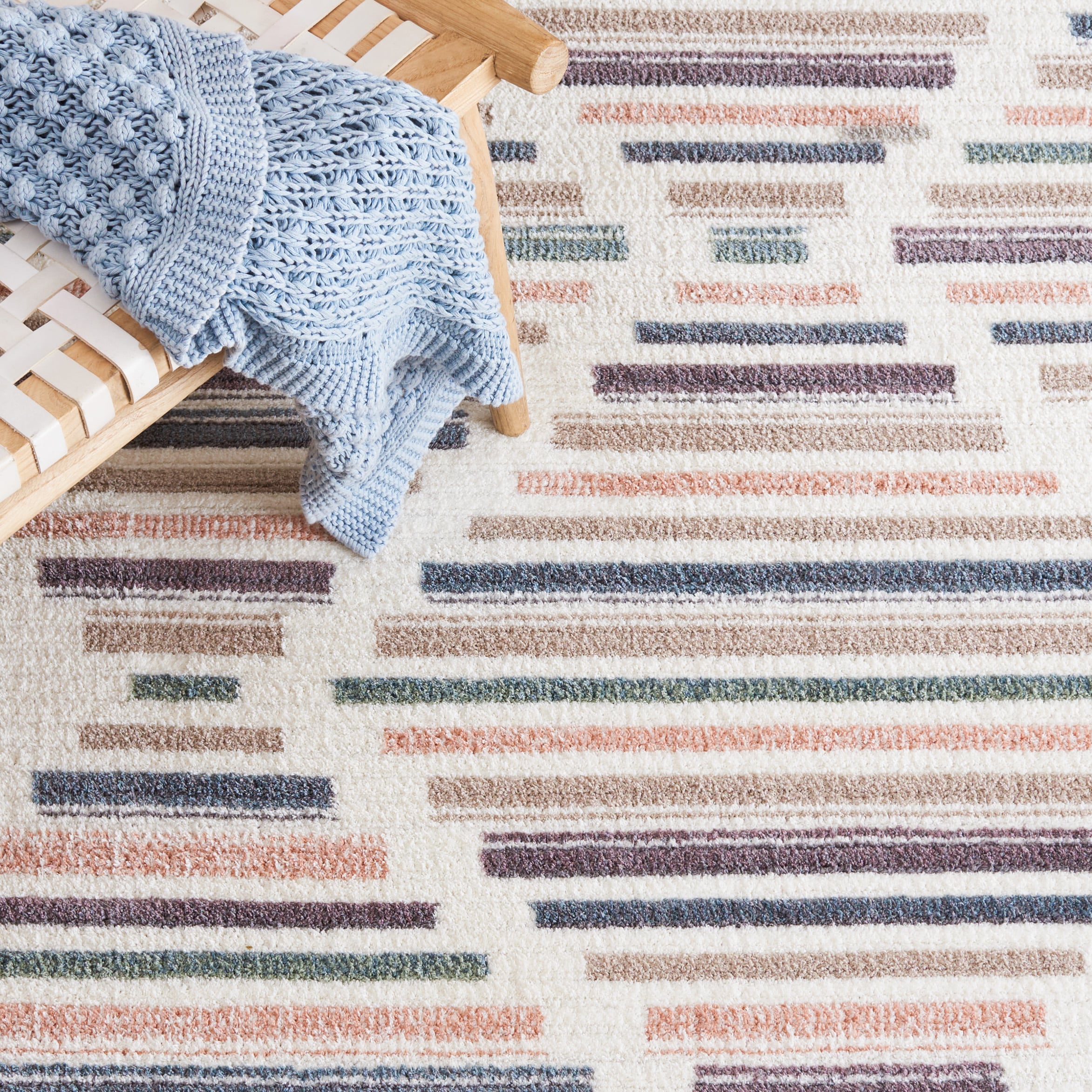 Safavieh MRK614A-4 rugs - View #7
