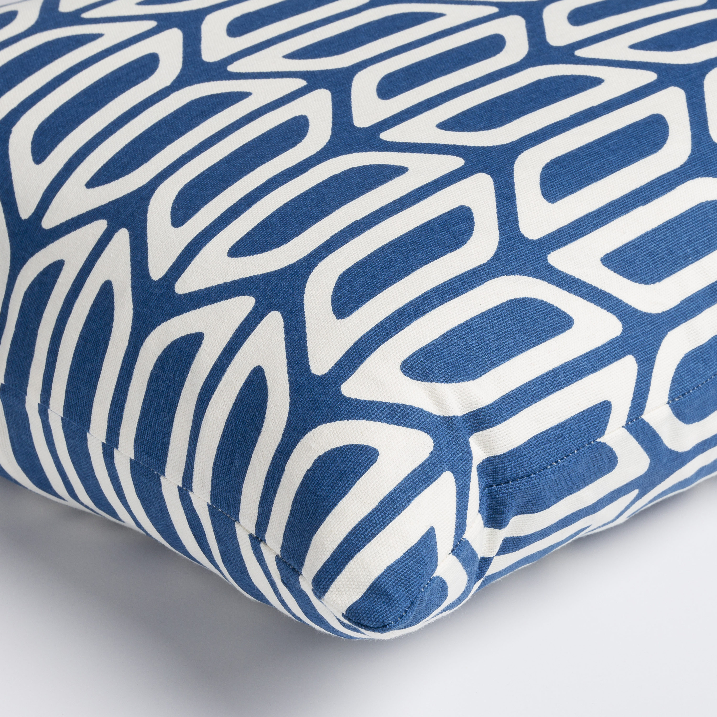 Surya TRUD7132-1818P Accent-Pillows - View #3