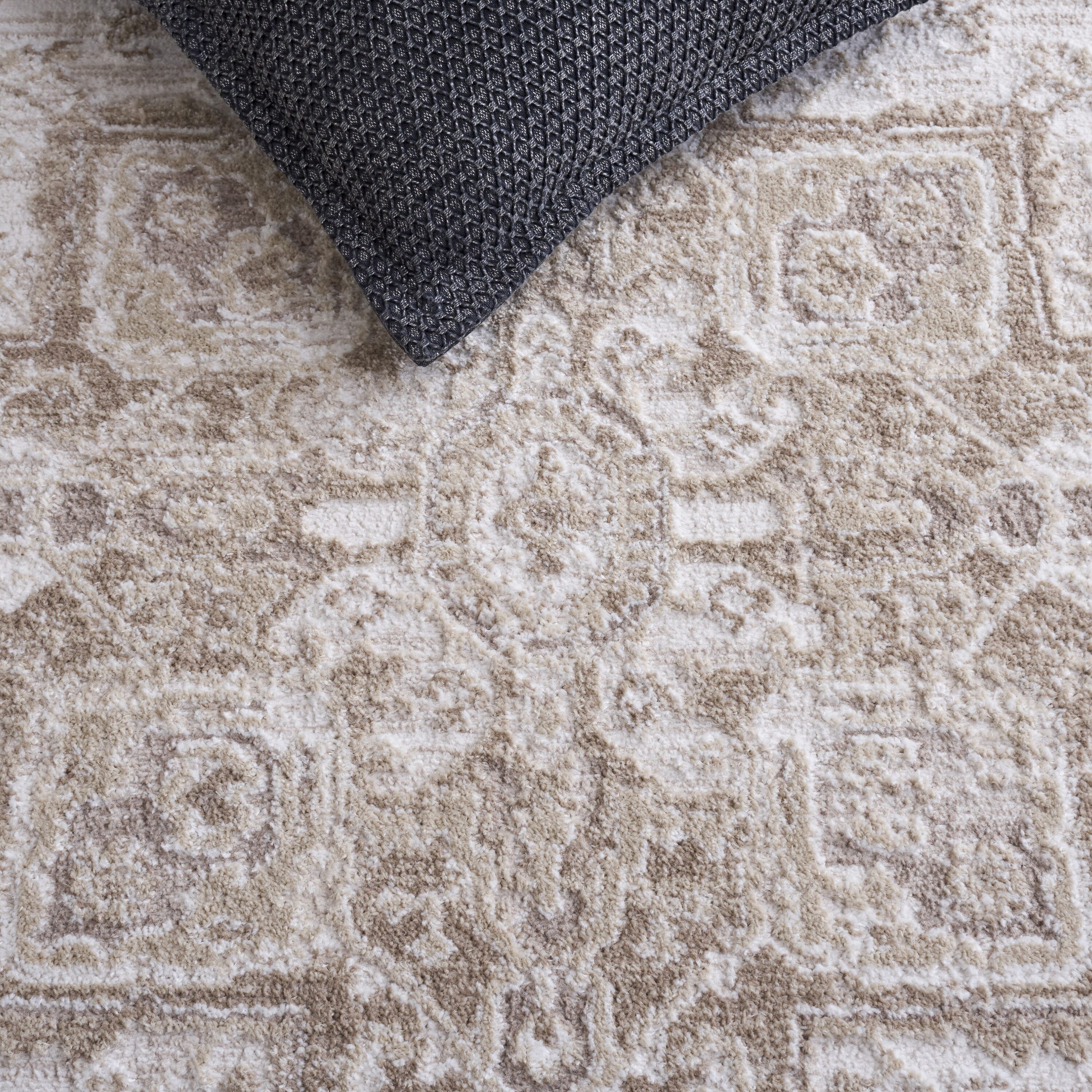 Safavieh LUA318E-28 rugs - View #4