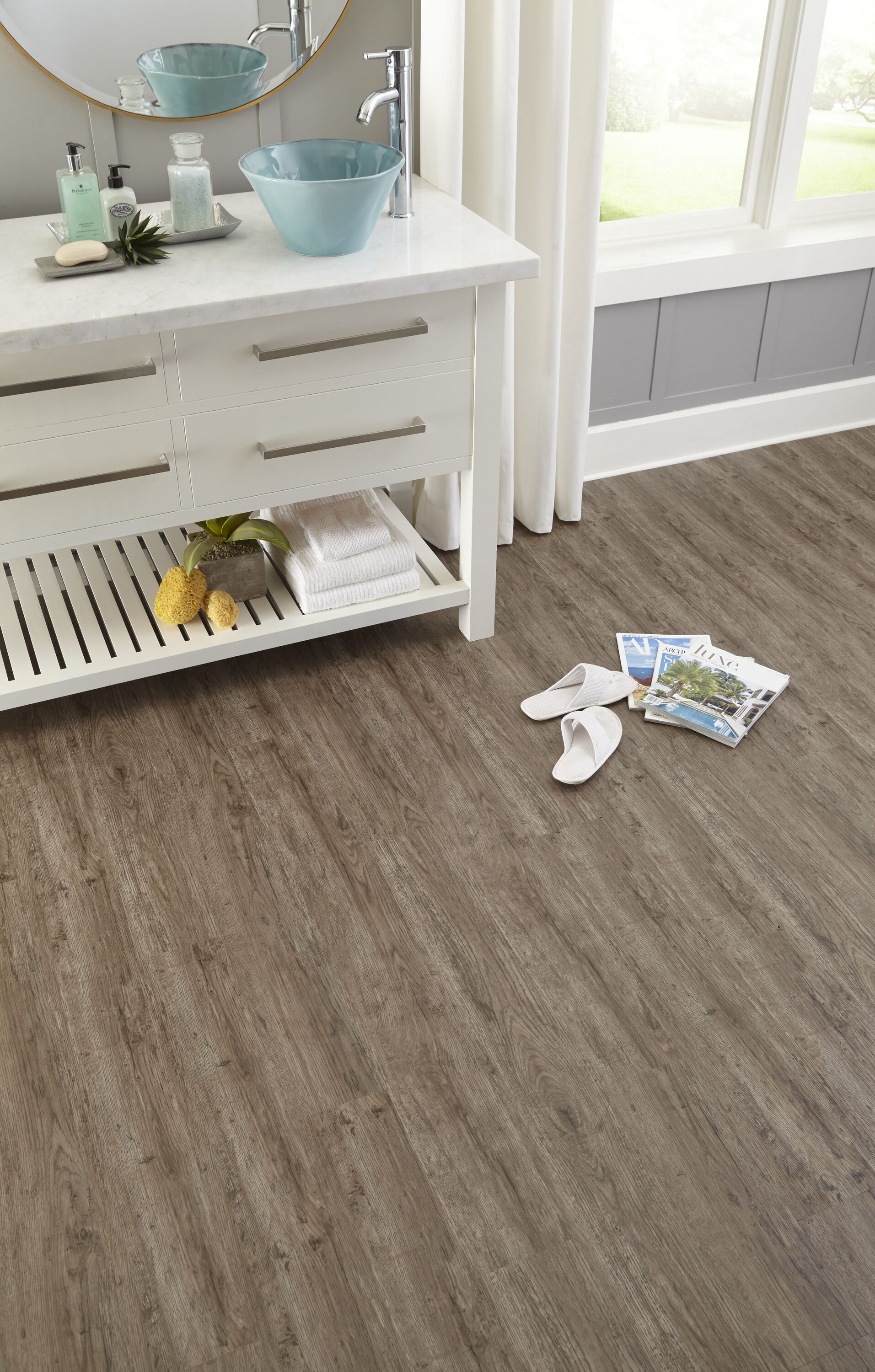 Nouveax Meads Bay 20-mil x 9-1/2-in W x 60-in L Waterproof Interlocking  Luxury Vinyl Plank Flooring (18.86-sq ft/ Carton) in the Vinyl Plank  department at