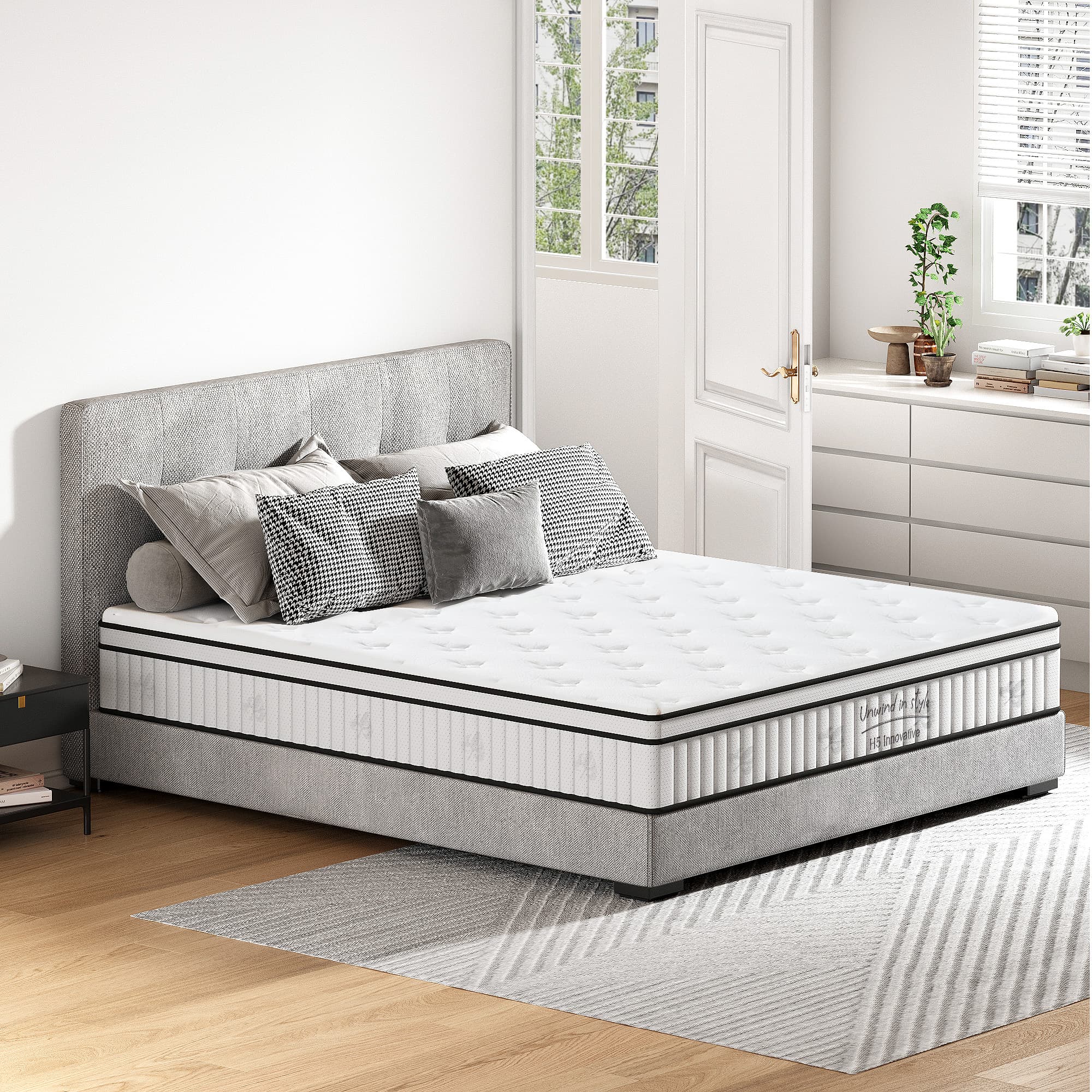 Lycvki BM410612 12-in Medium Queen Hybrid Memory Foam/Coil Blend Mattress in a Box