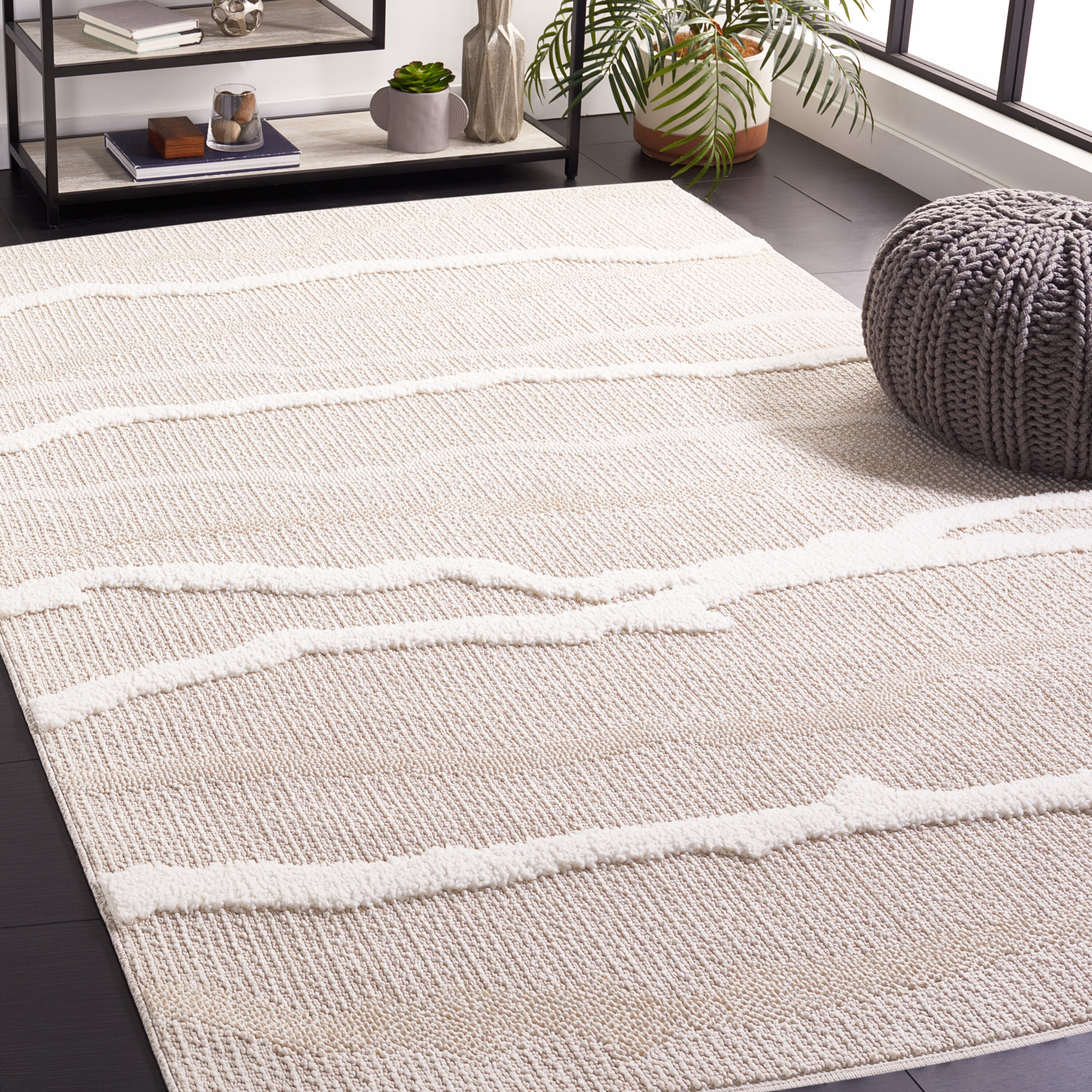 Trends 112B Beige/Ivory 4 x 6 Rectangular Area rug