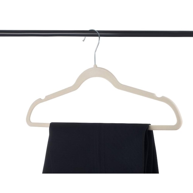 Home it USA 50-Pack Velvet Non-slip Grip Clothing Hanger (Off-white) at ...