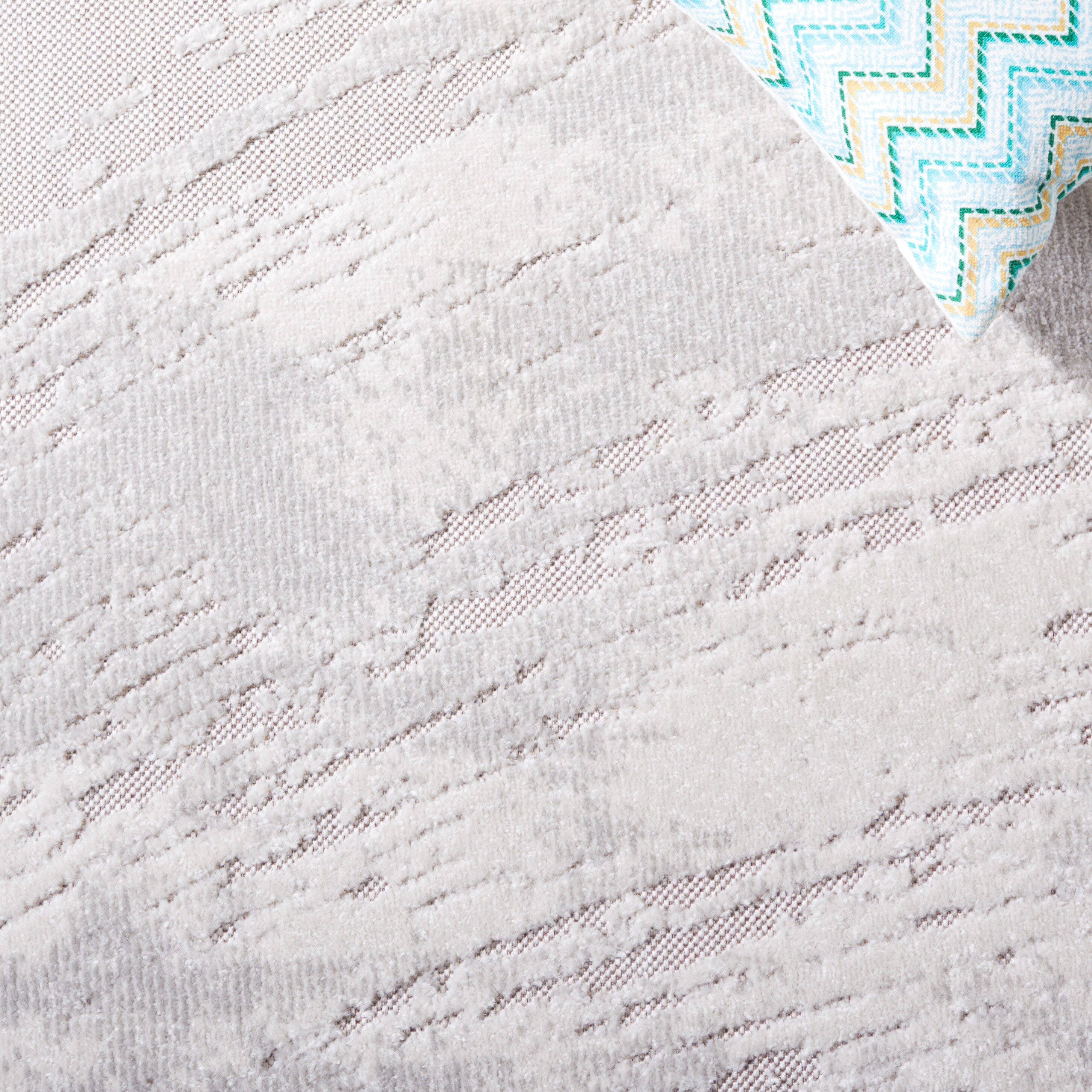 Reversible Easy-Care Geometric Gray Synthetic 7' Square Area Rug