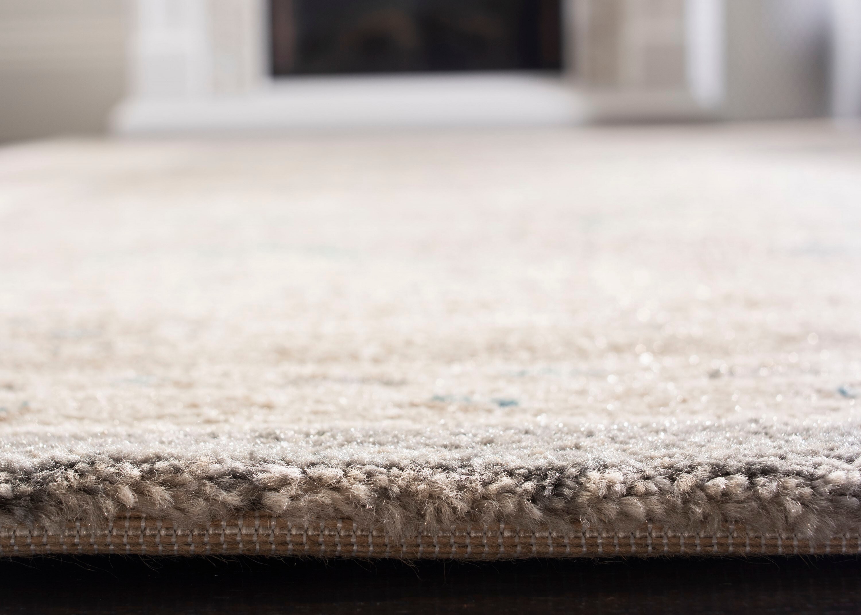 Safavieh Sofia Light Grey and Beige Synthetic Rectangular Area Rug