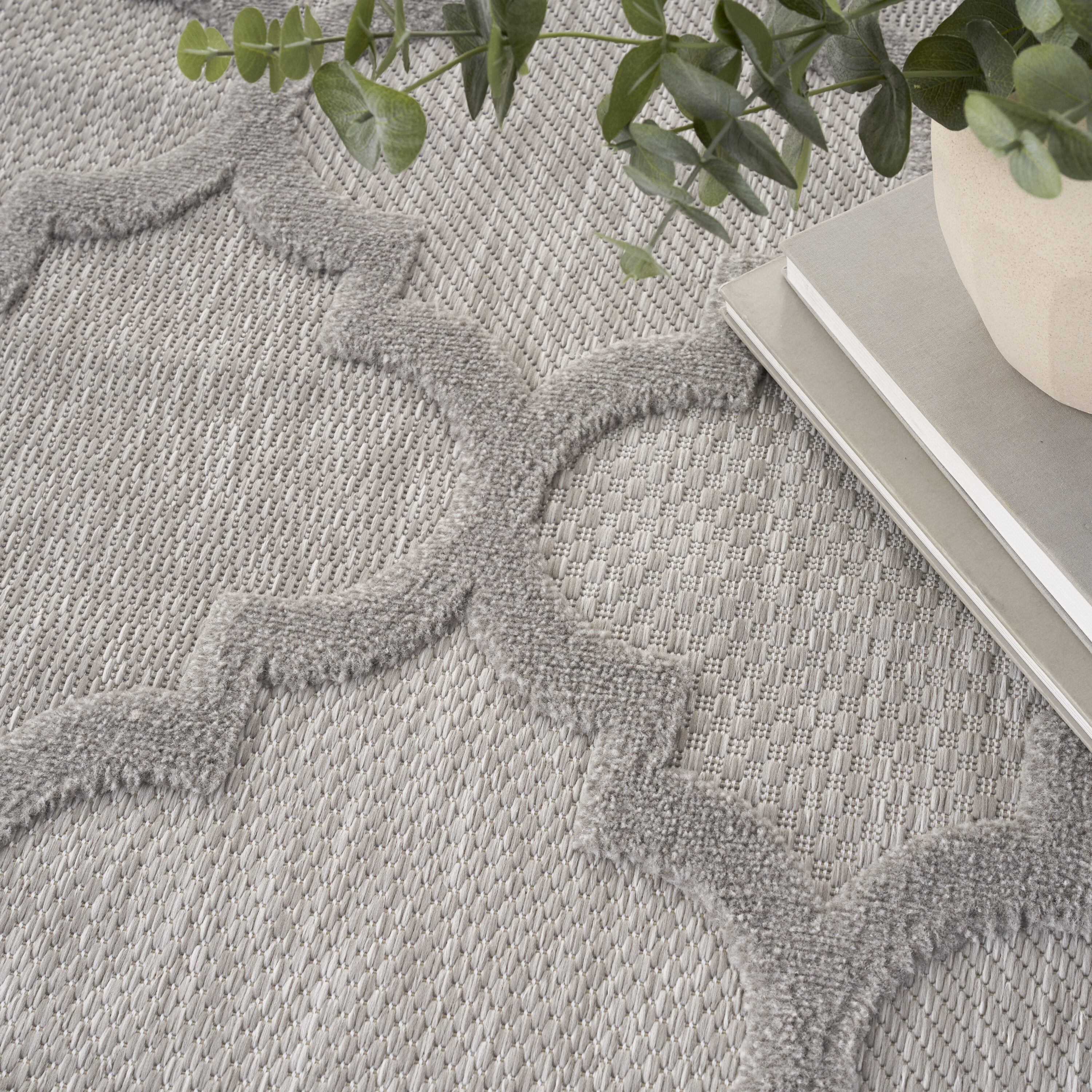 Silver Grey Trellis Flat Woven 8' x 10' Synthetic Rug