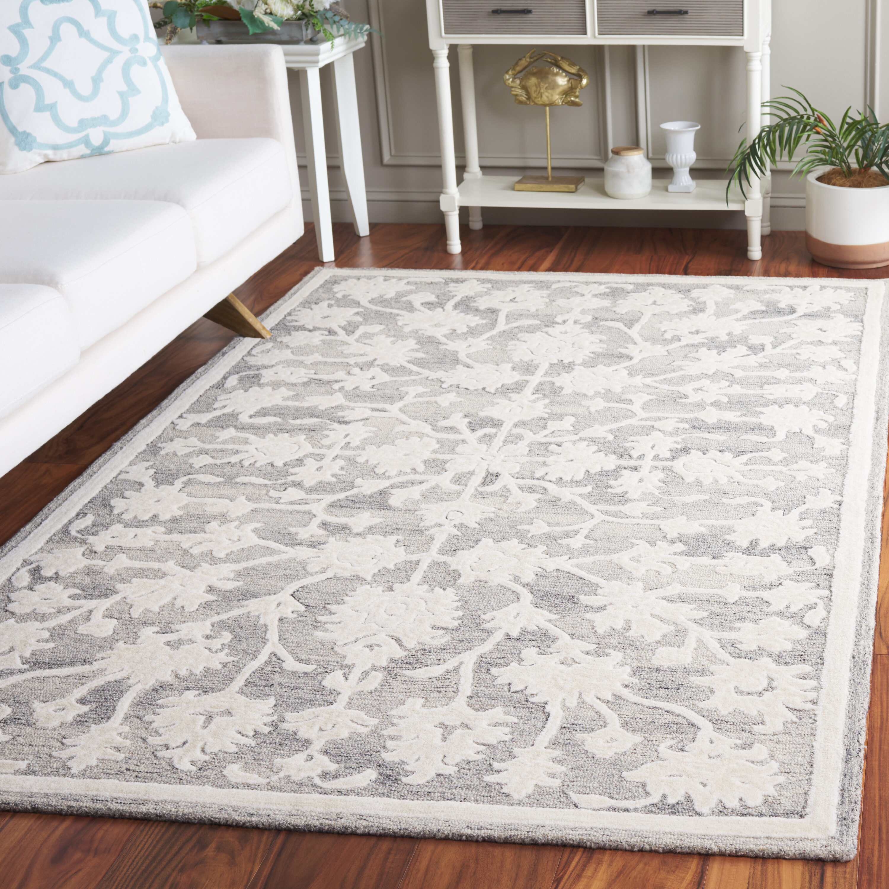  Ebony 134 Silver/Ivory Traditional 5ft x 8ft Medium Rectangle Rug