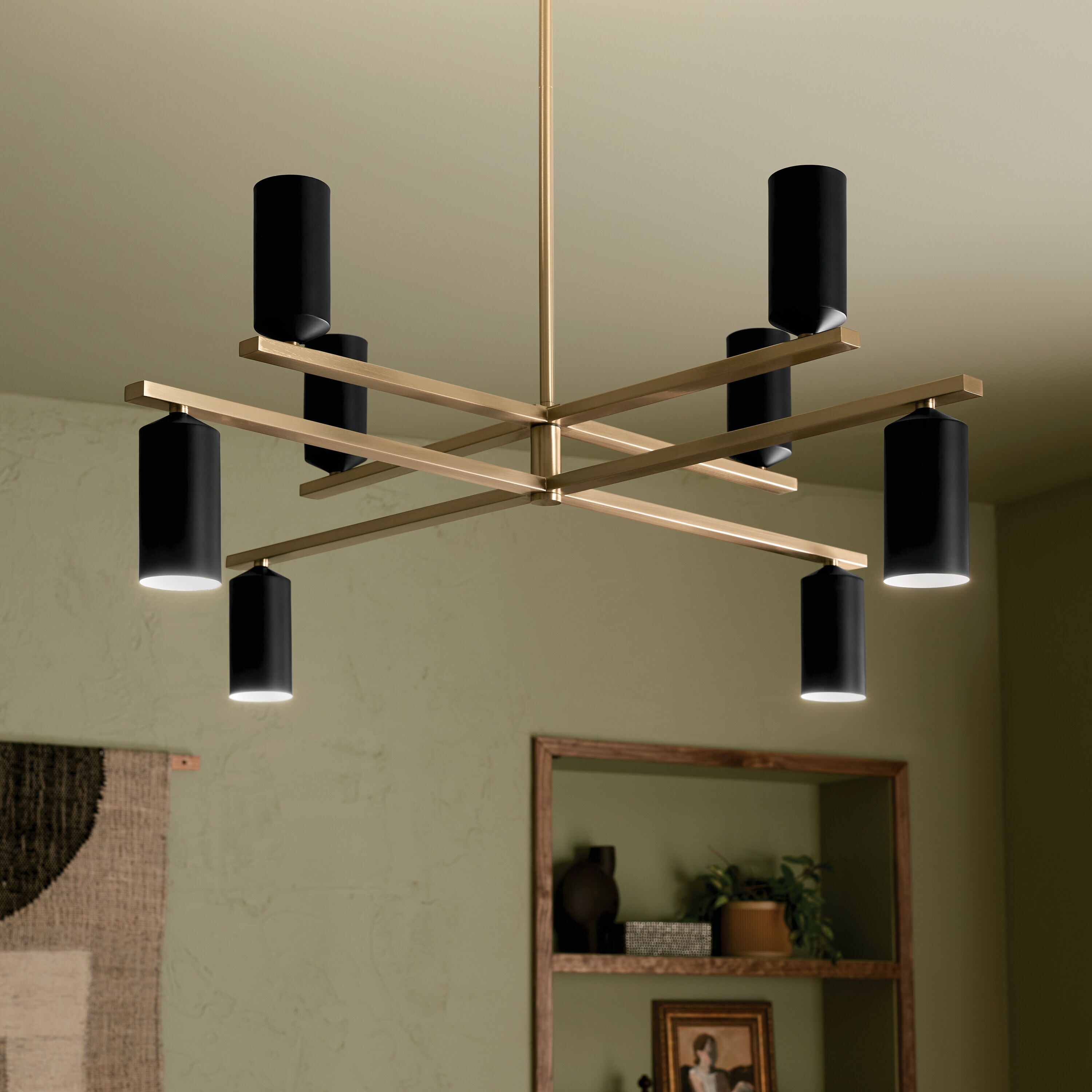 champagne bronze chandelier        
        <figure class=