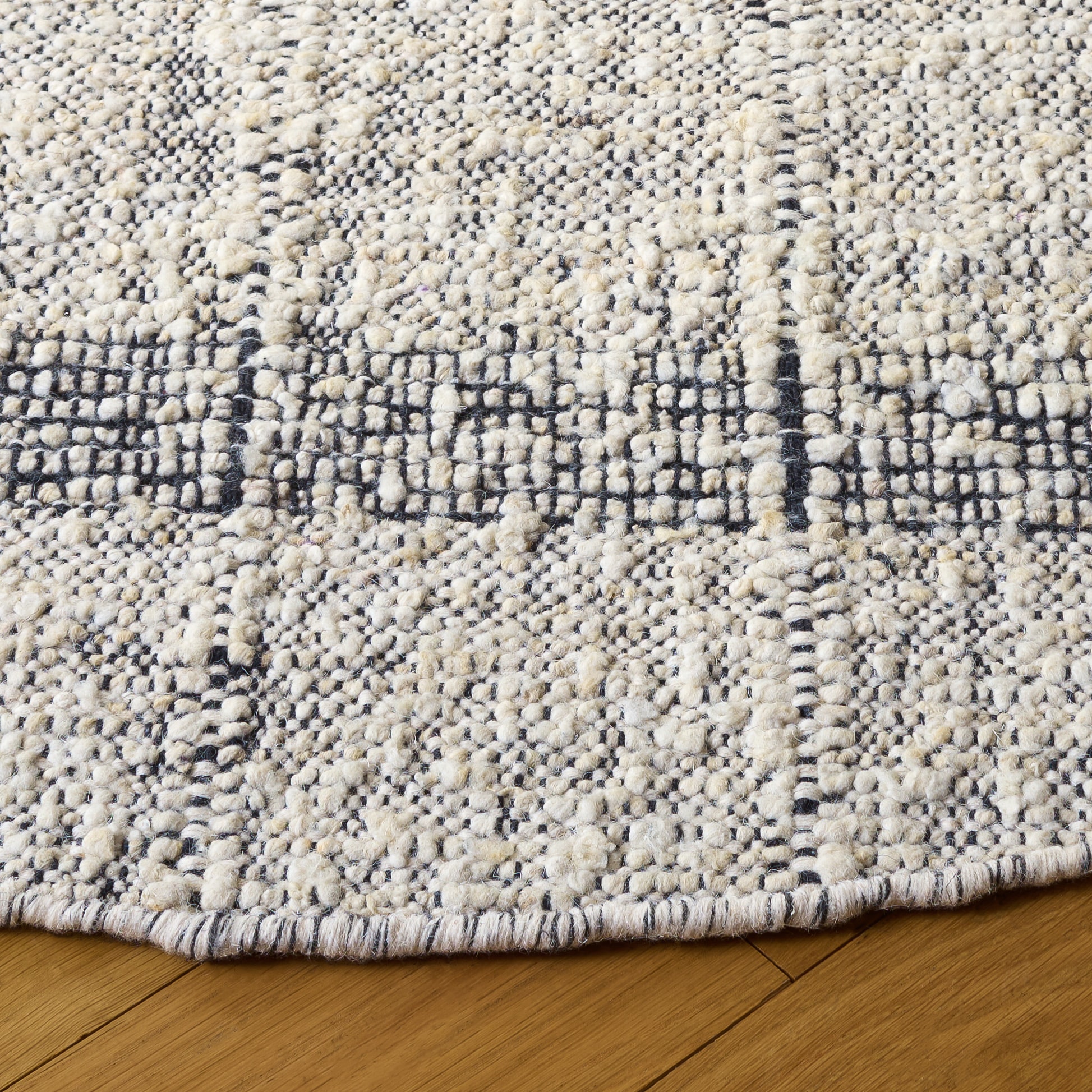 Safavieh MAN678A-6R rugs - View #3