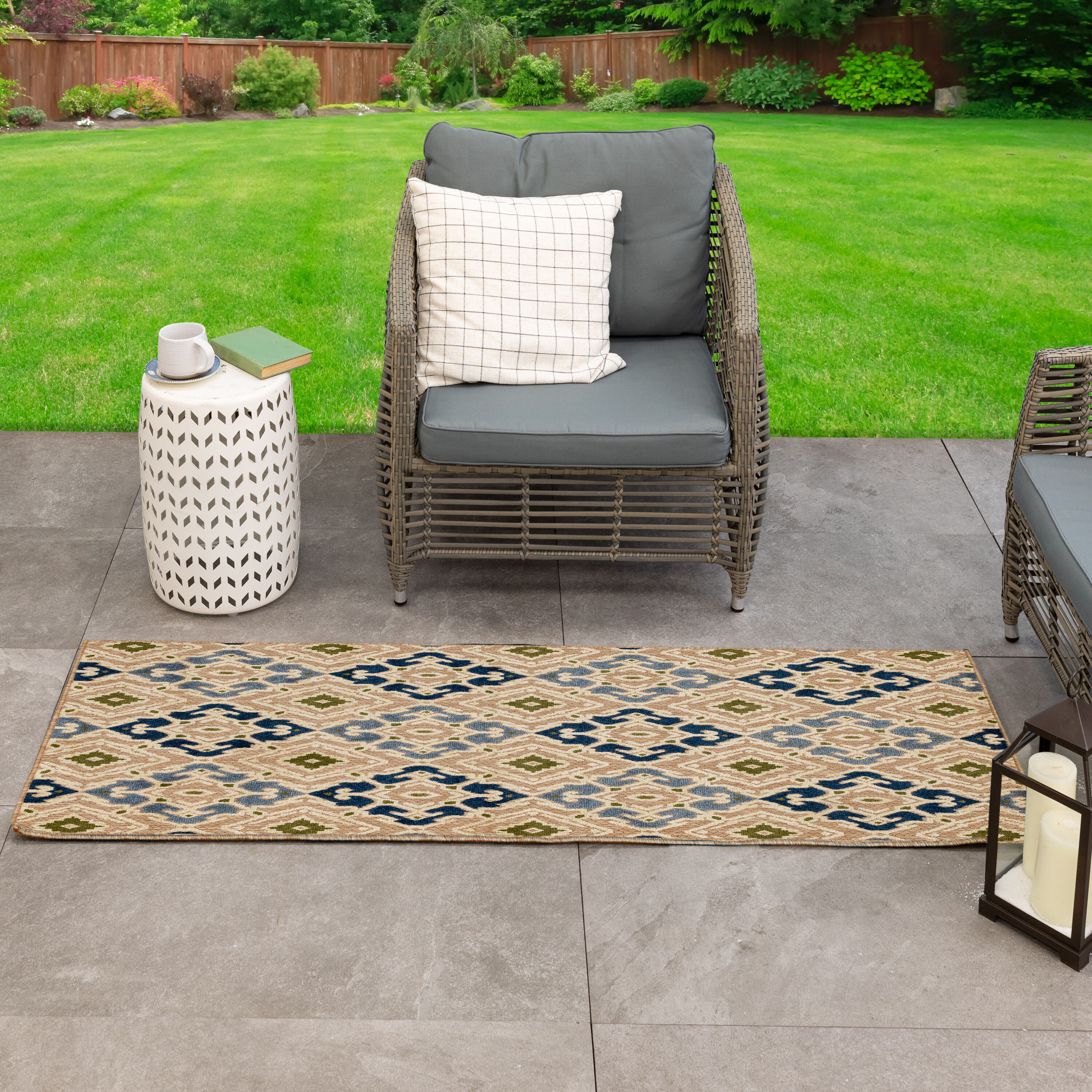 allen + roth with STAINMASTER R1345 416 235072 Cabana 2 x 6 (ft) Loomed Polypropylene Multiple colors/finishes Rectangular Outdoor Runner rug