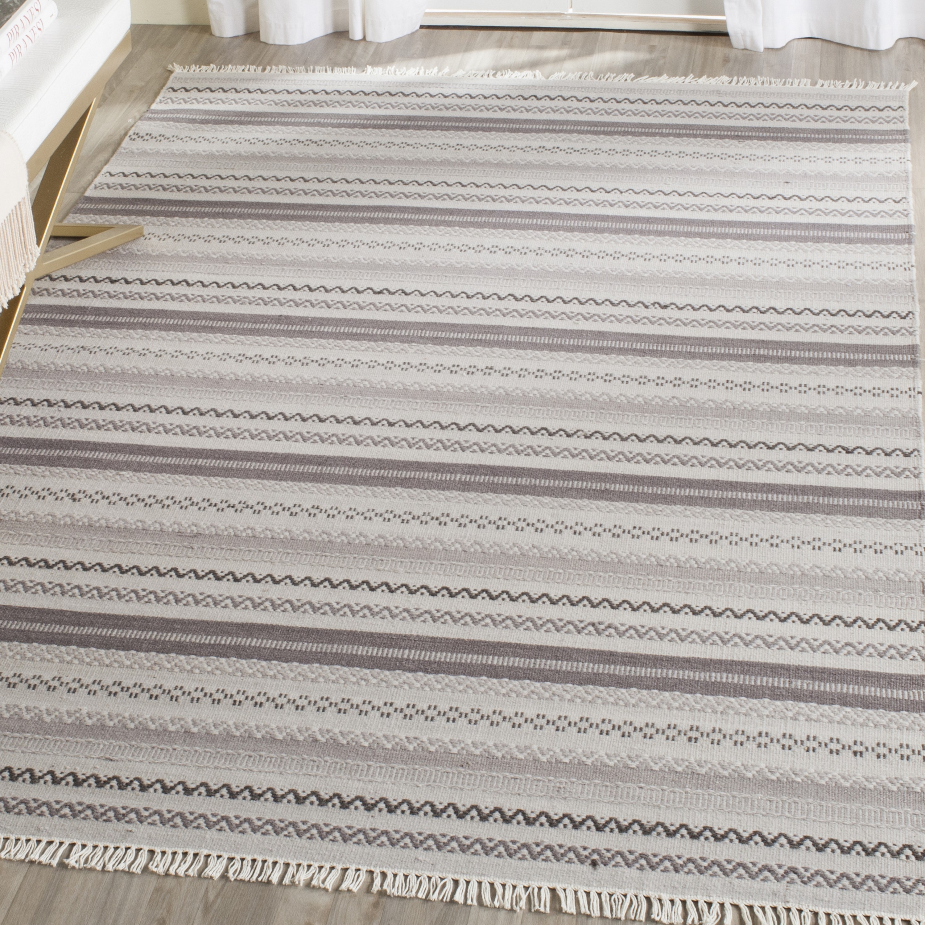 Safavieh KLM101A-8 Kilim Tamya 8 x 10 (ft) Wool Gray Rectangular Indoor Stripe Oriental Area rug