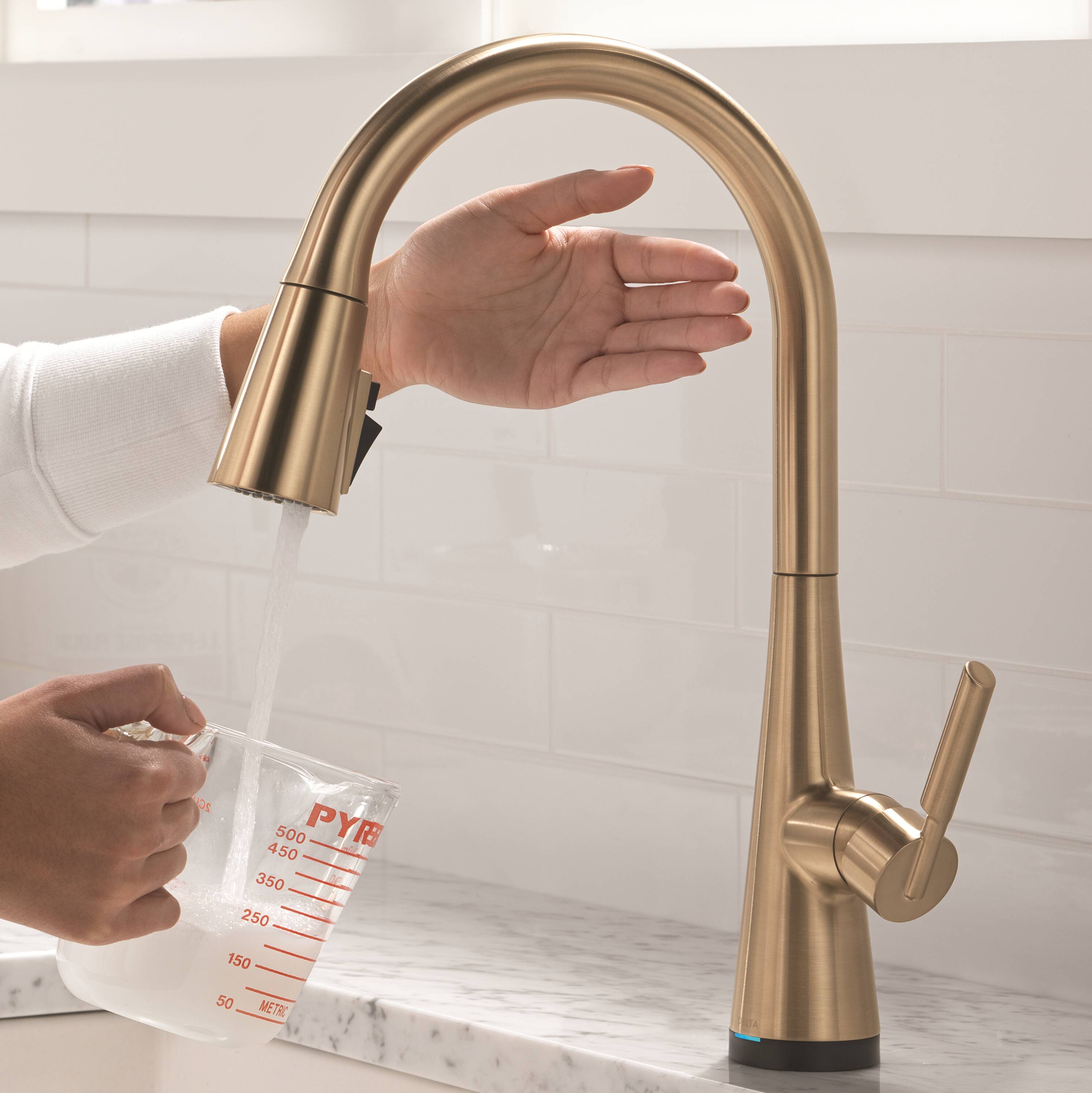 Delta Kylo Champagne Bronze Single Handle Touchless Pull-down Kitchen Faucet with Sprayer (Deck Plate Included)