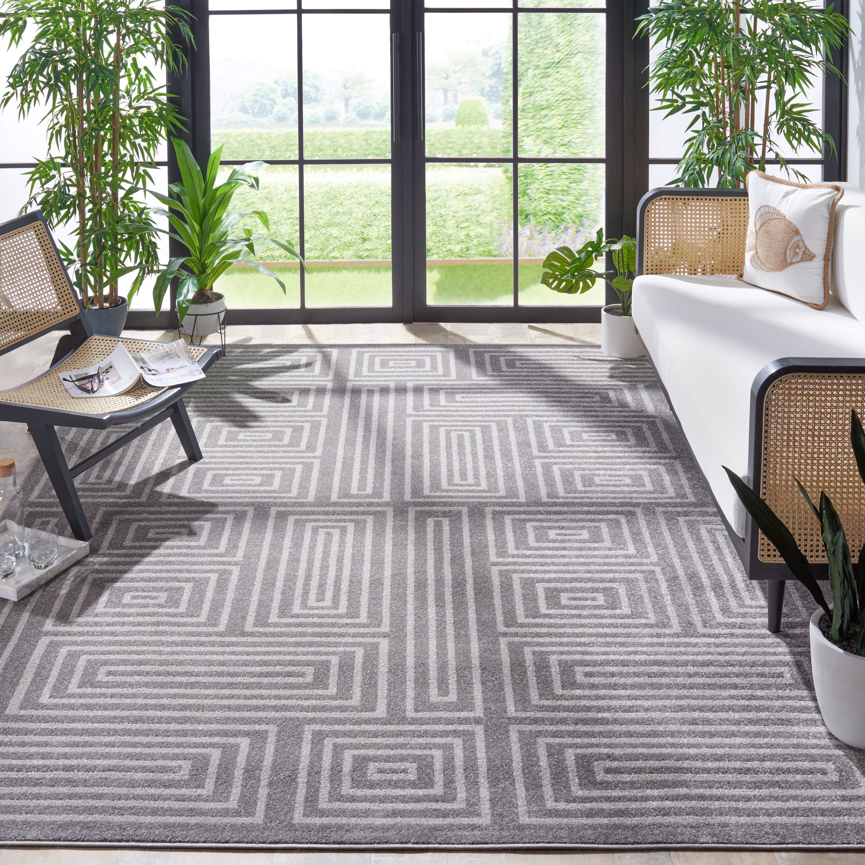 Safavieh AMT430C-8 Amherst Jodi 8 x 10 (ft) Loomed Synthetic Gray/Ivory Rectangular Indoor Geometric Mid-Century Modern Area rug