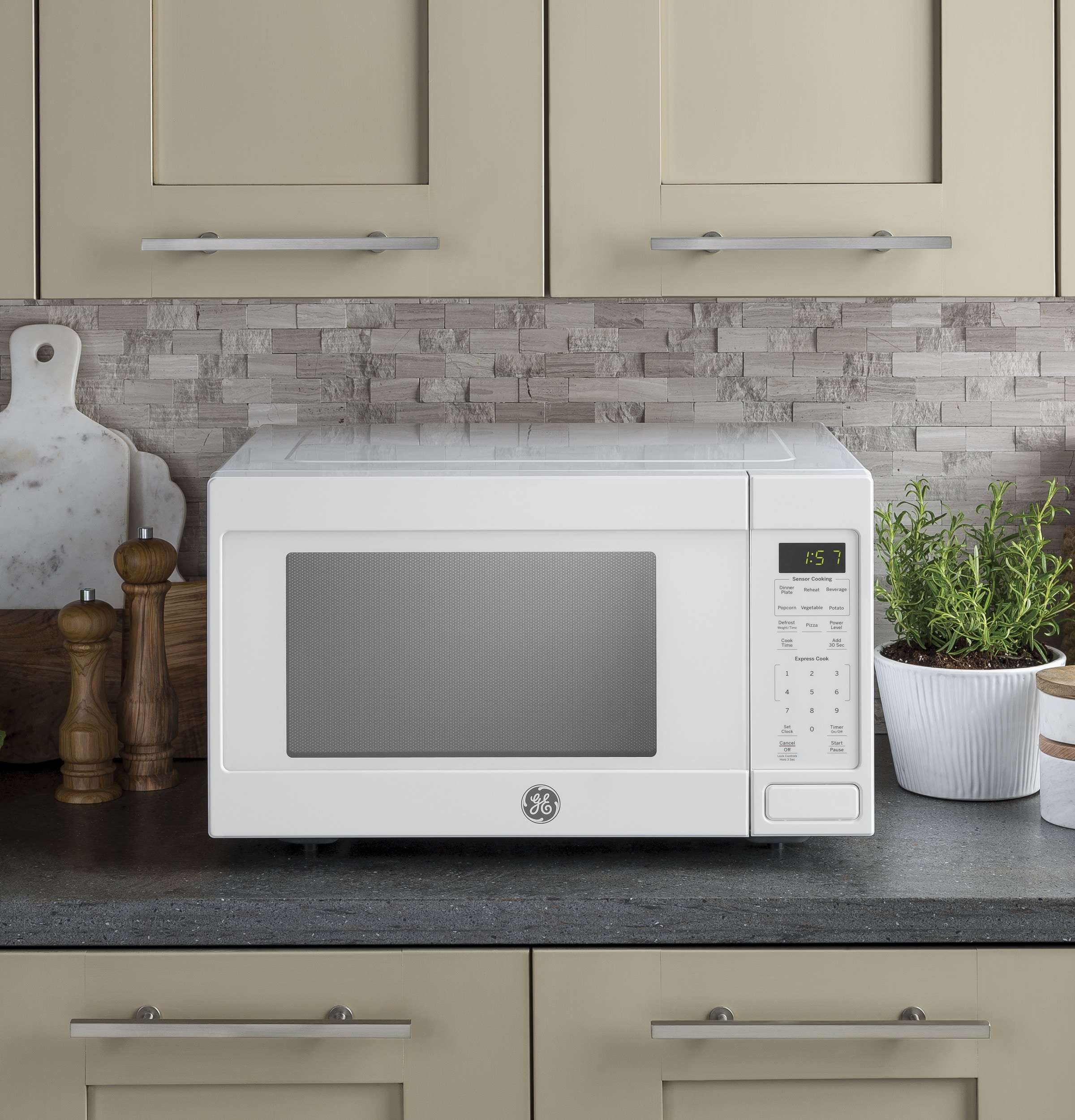 Whirlpool MT4110SKQ 1.1 Cu. Ft. Countertop Microwave Oven w/ Jet Start  Control: White on White