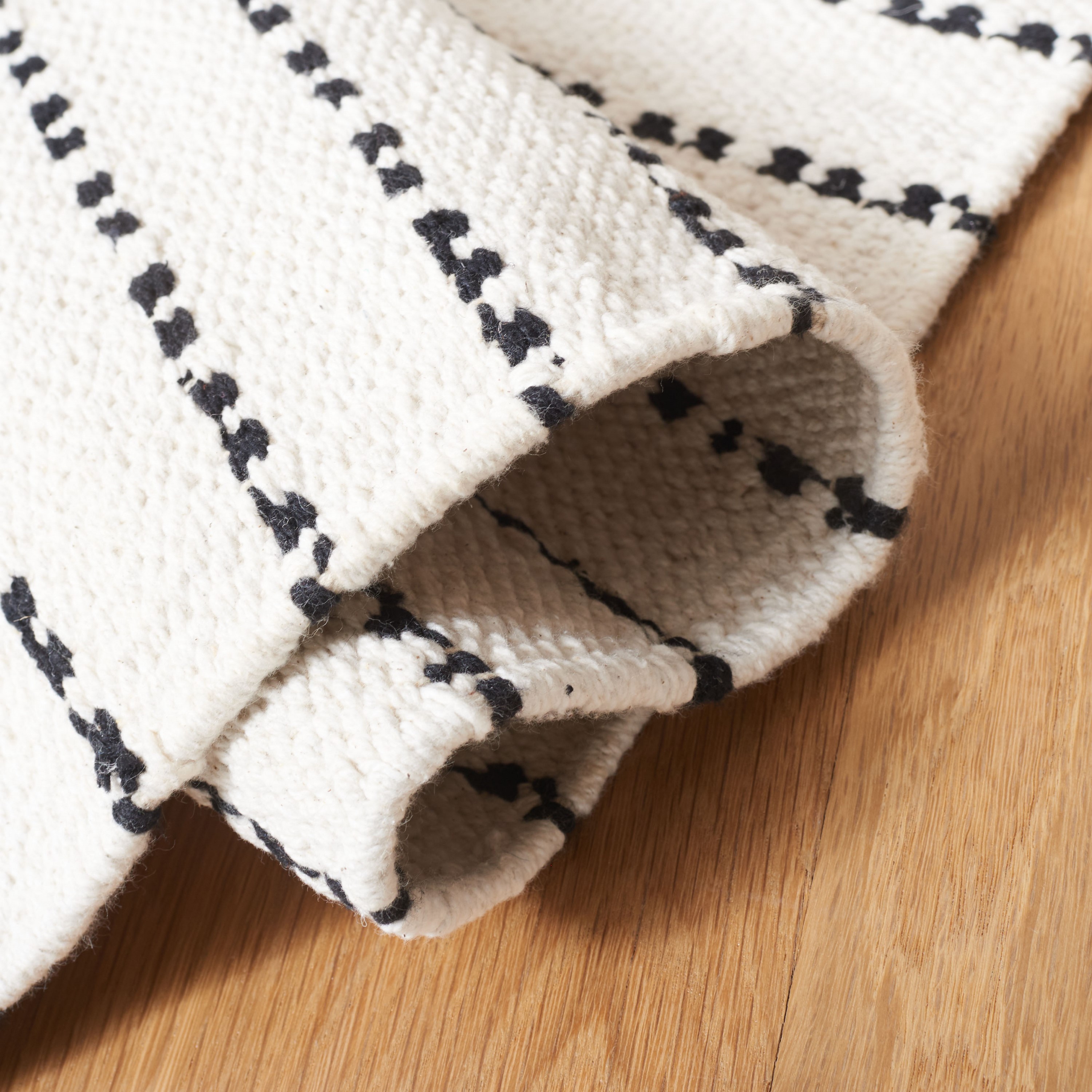 Ivory and Black Handwoven Wool Kilim Area Rug 3' x 5'