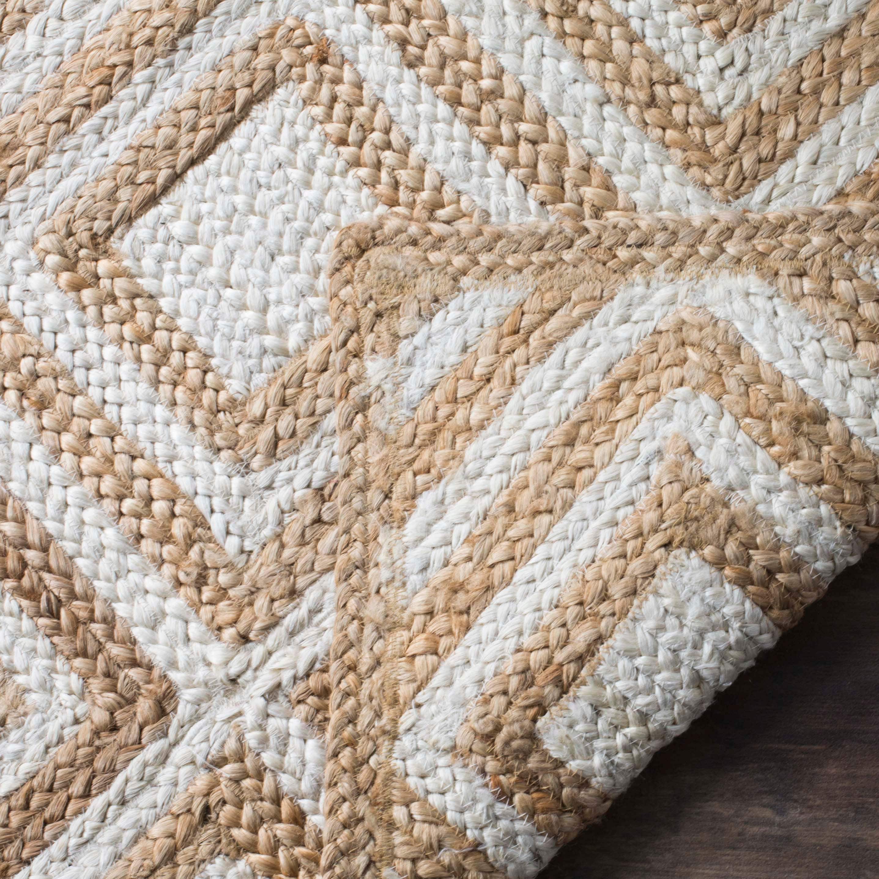 Natural Ivory Geometric Handmade Jute Area Rug, 4' x 6'