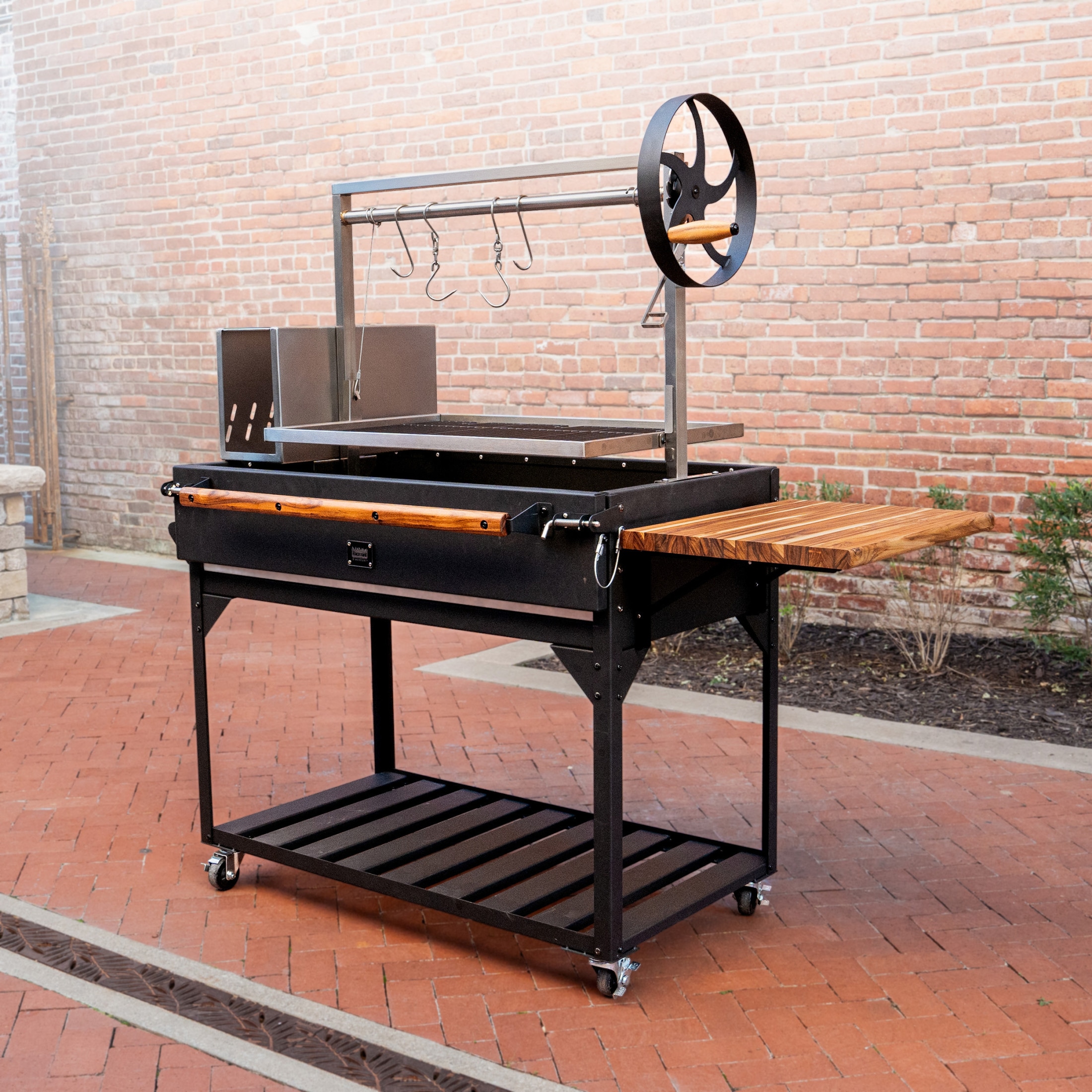 Backyard Discovery 2304093COM Argentine/Santa Maria 24-in W Black Santa Maria Charcoal Grill