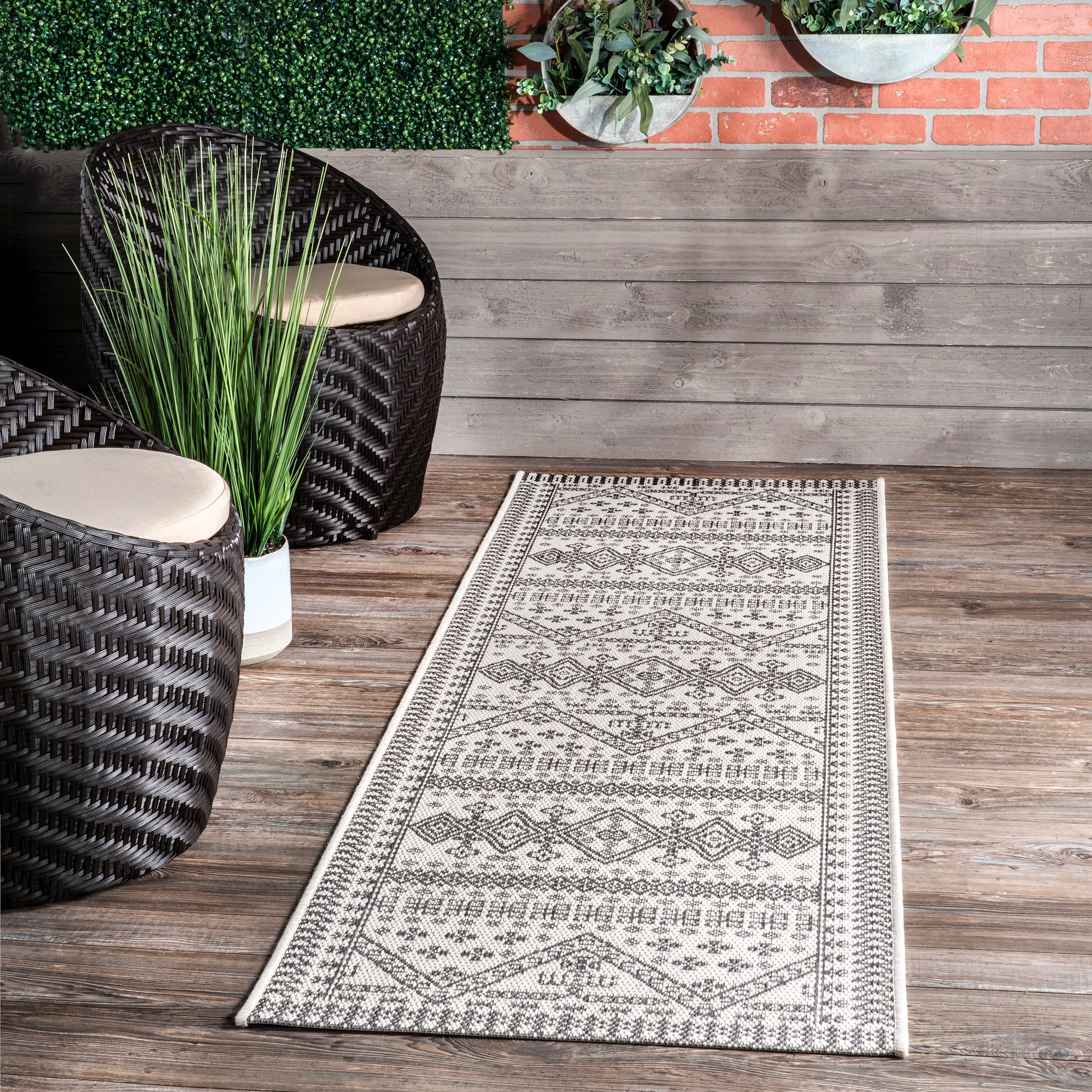 nuLOOM OWDN24B-208 Kandace 2 x 8 (ft) Loomed Polypropylene Ivory Rectangular Indoor/Outdoor Geometric Runner rug