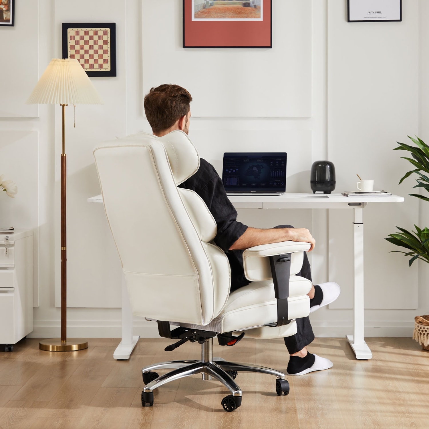 Wooakway Executive Office Chair with Footrest Lumbar Support 135degree Recline and Adjustable Height PU Leather