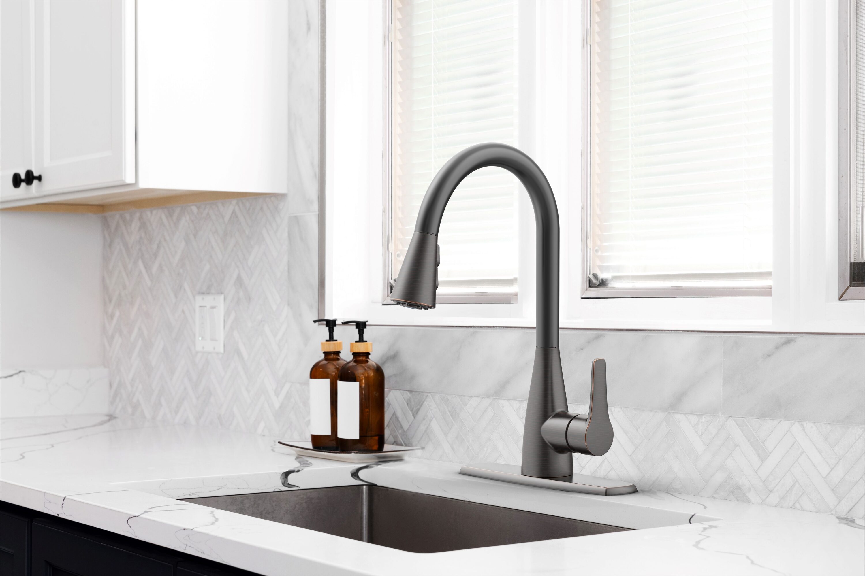 Project Source 67726W-102707 Ellesburg Oil Rubbed Bronze Single Handle Deck-mount Pull-down Kitchen Faucet with Sprayer ( Deck Plate Included )