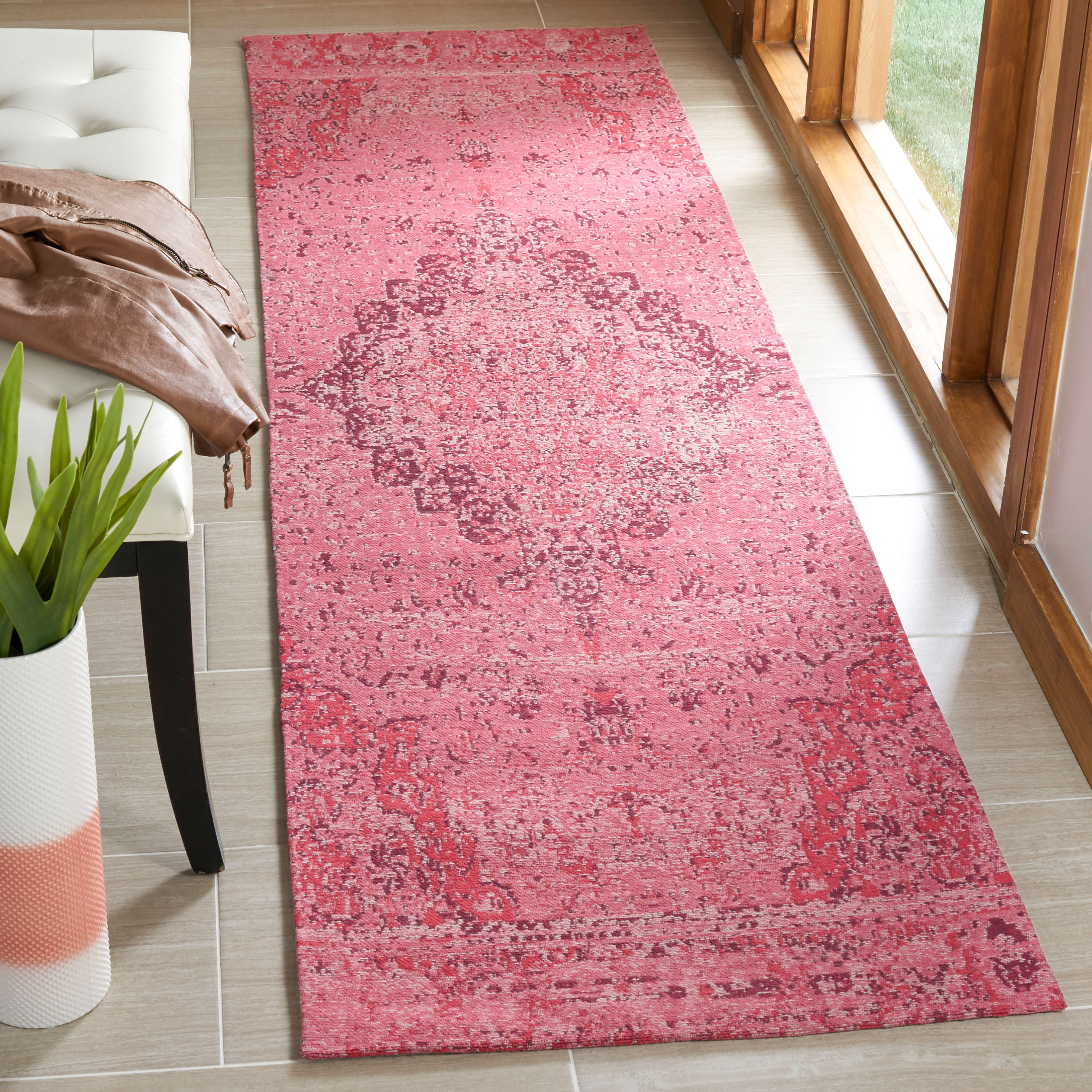 Safavieh CLV110R-28 Classic Vintage Emson 2 x 8 (ft) Loomed Polyester Fuchsia Rectangular Indoor Distressed/Overdyed Vintage Runner rug