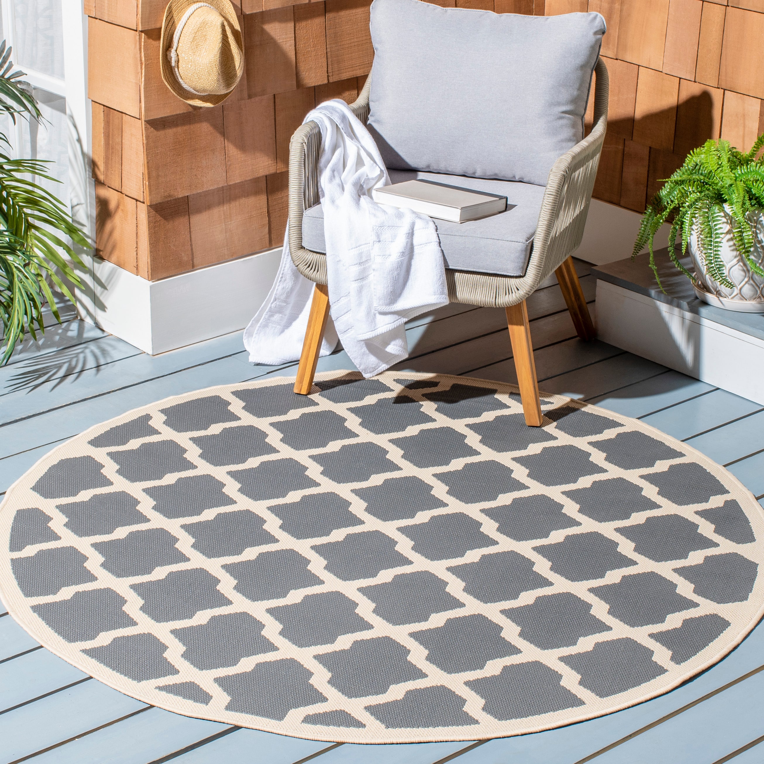 Safavieh CY6903-246-4R Courtyard Dian 4 x 4 (ft) Loomed Polypropylene Anthracite/Beige Round Indoor/Outdoor Trellis Coastal Area rug